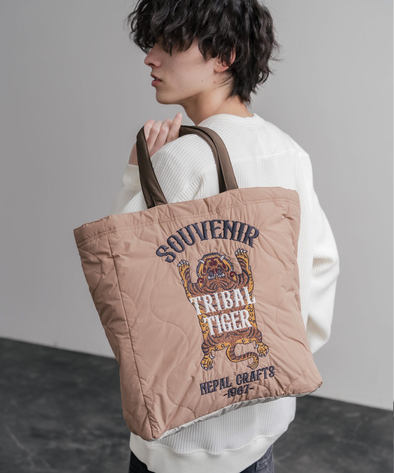 KRIFF MAYER クリフメイヤー スーベニア刺繍TOTE BAG/ひょうたん型キルティングナイロントートバッグ Z2615128 16466