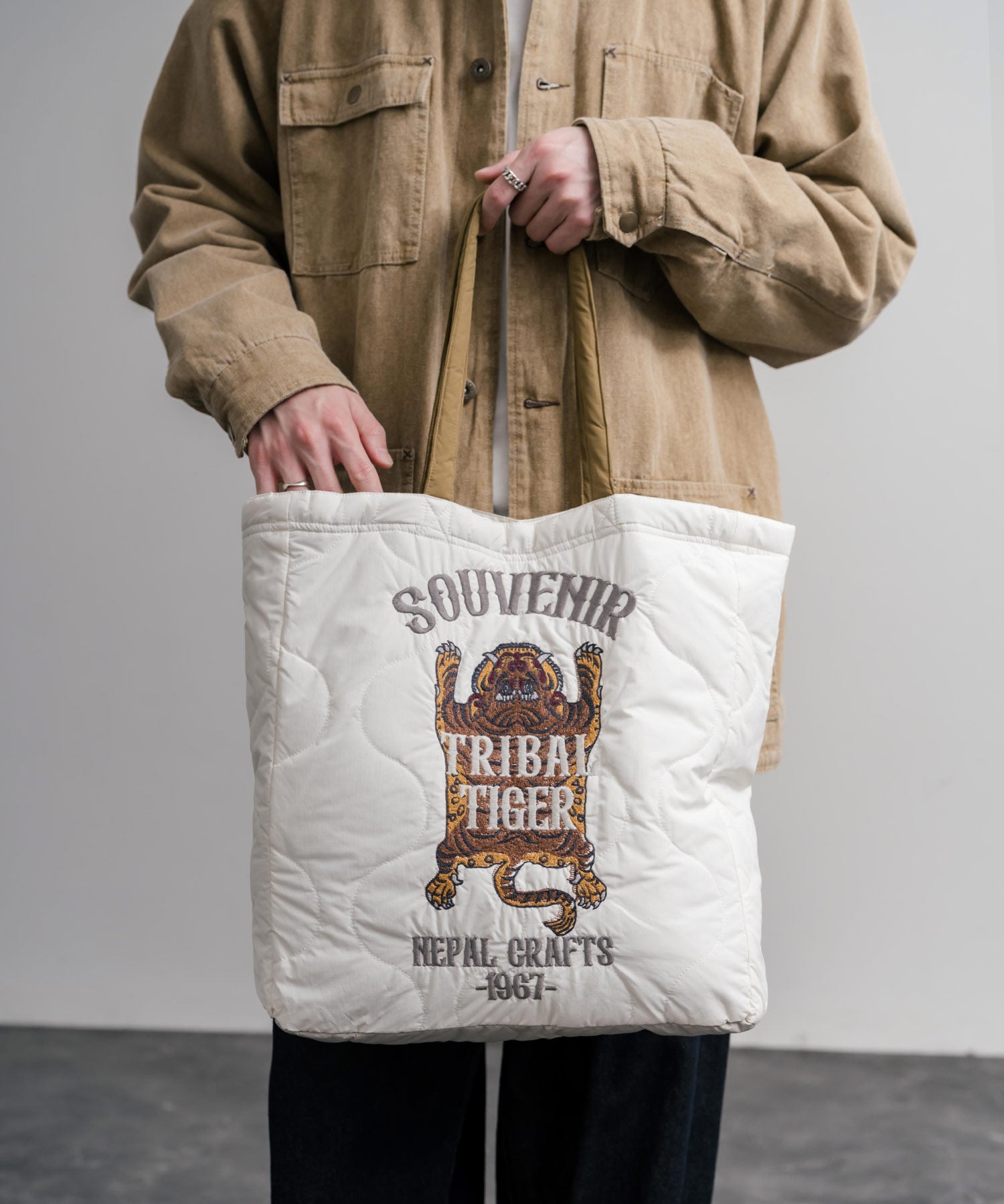 KRIFF MAYER クリフメイヤー スーベニア刺繍TOTE BAG/ひょうたん型キルティングナイロントートバッグ Z2615128 16466