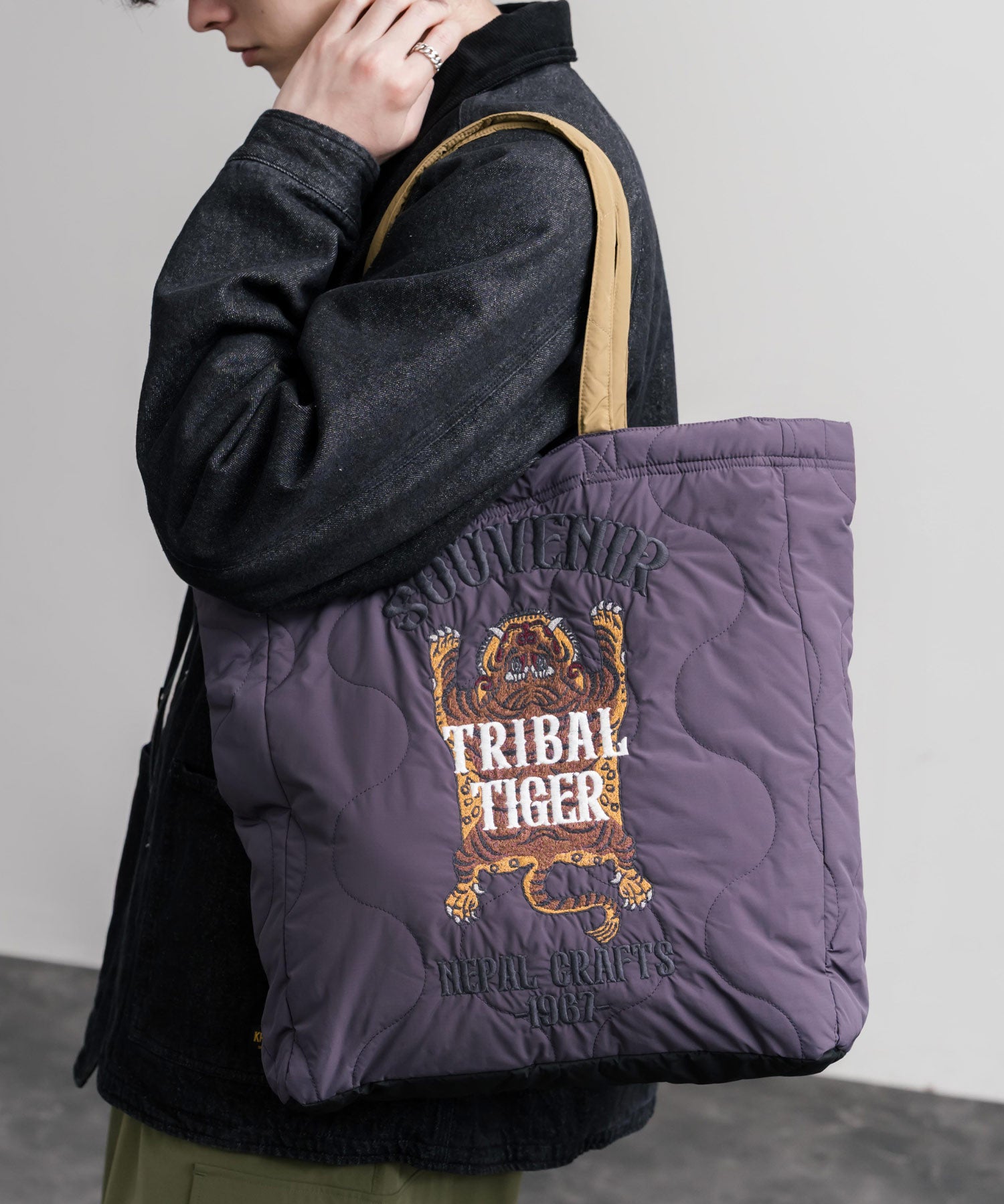 KRIFF MAYER クリフメイヤー スーベニア刺繍TOTE BAG/ひょうたん型キルティングナイロントートバッグ Z2615128 16466