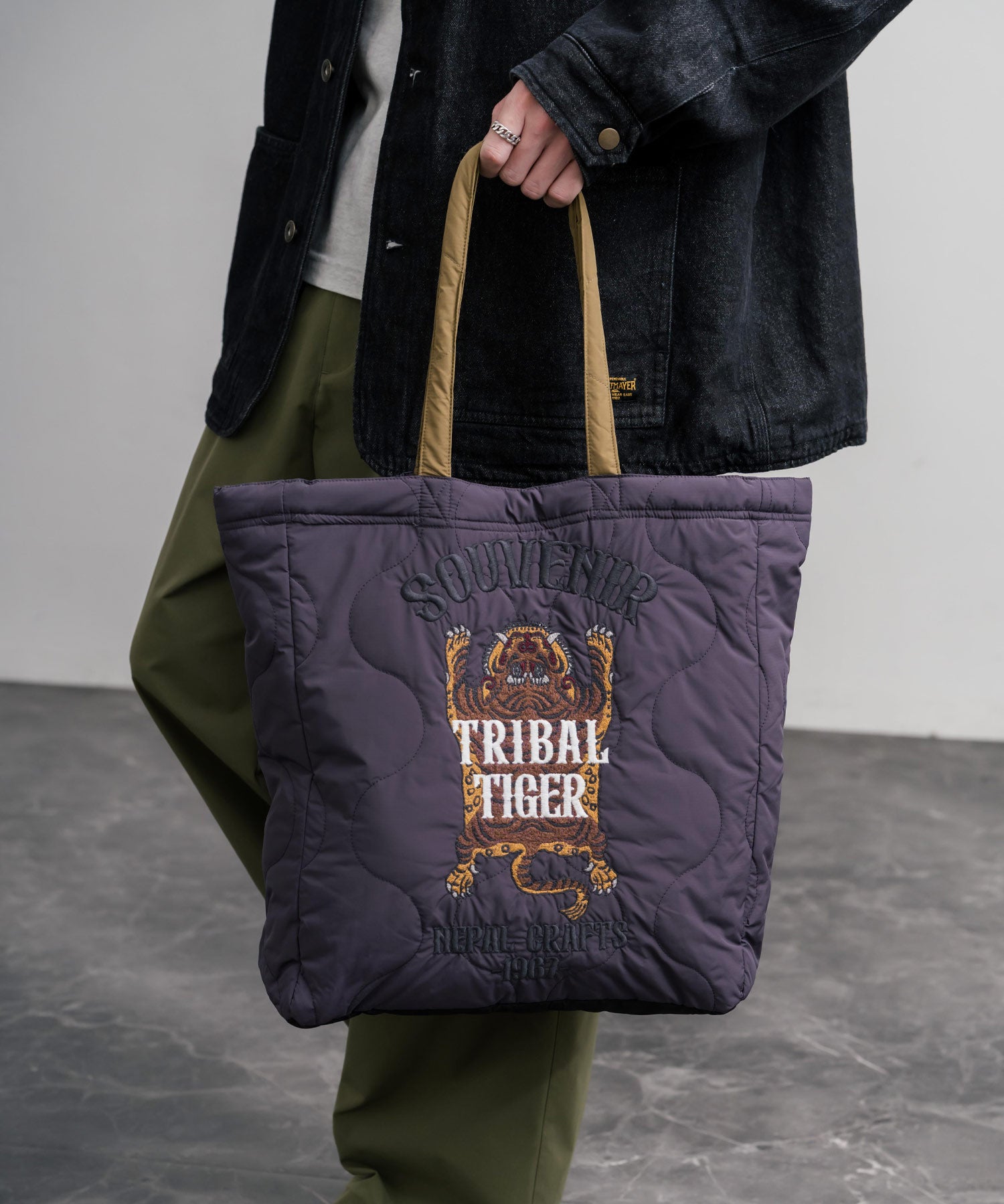 KRIFF MAYER クリフメイヤー スーベニア刺繍TOTE BAG/ひょうたん型キルティングナイロントートバッグ Z2615128 16466