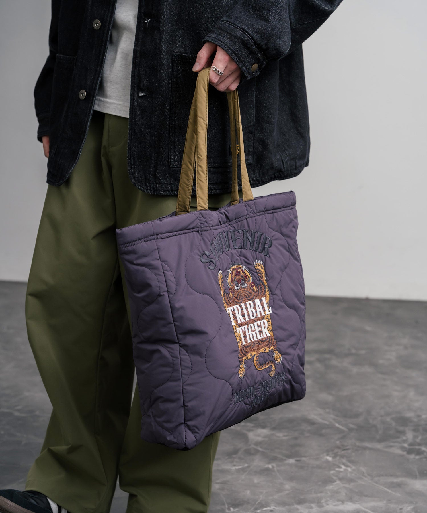 KRIFF MAYER クリフメイヤー スーベニア刺繍TOTE BAG/ひょうたん型キルティングナイロントートバッグ Z2615128 16466