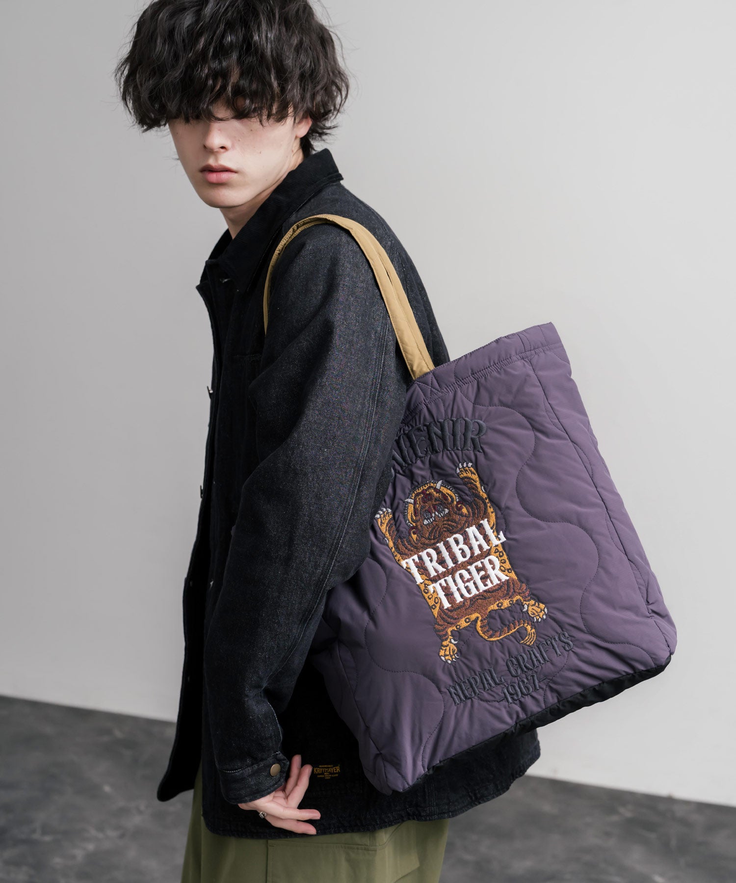 KRIFF MAYER クリフメイヤー スーベニア刺繍TOTE BAG/ひょうたん型キルティングナイロントートバッグ Z2615128 16466