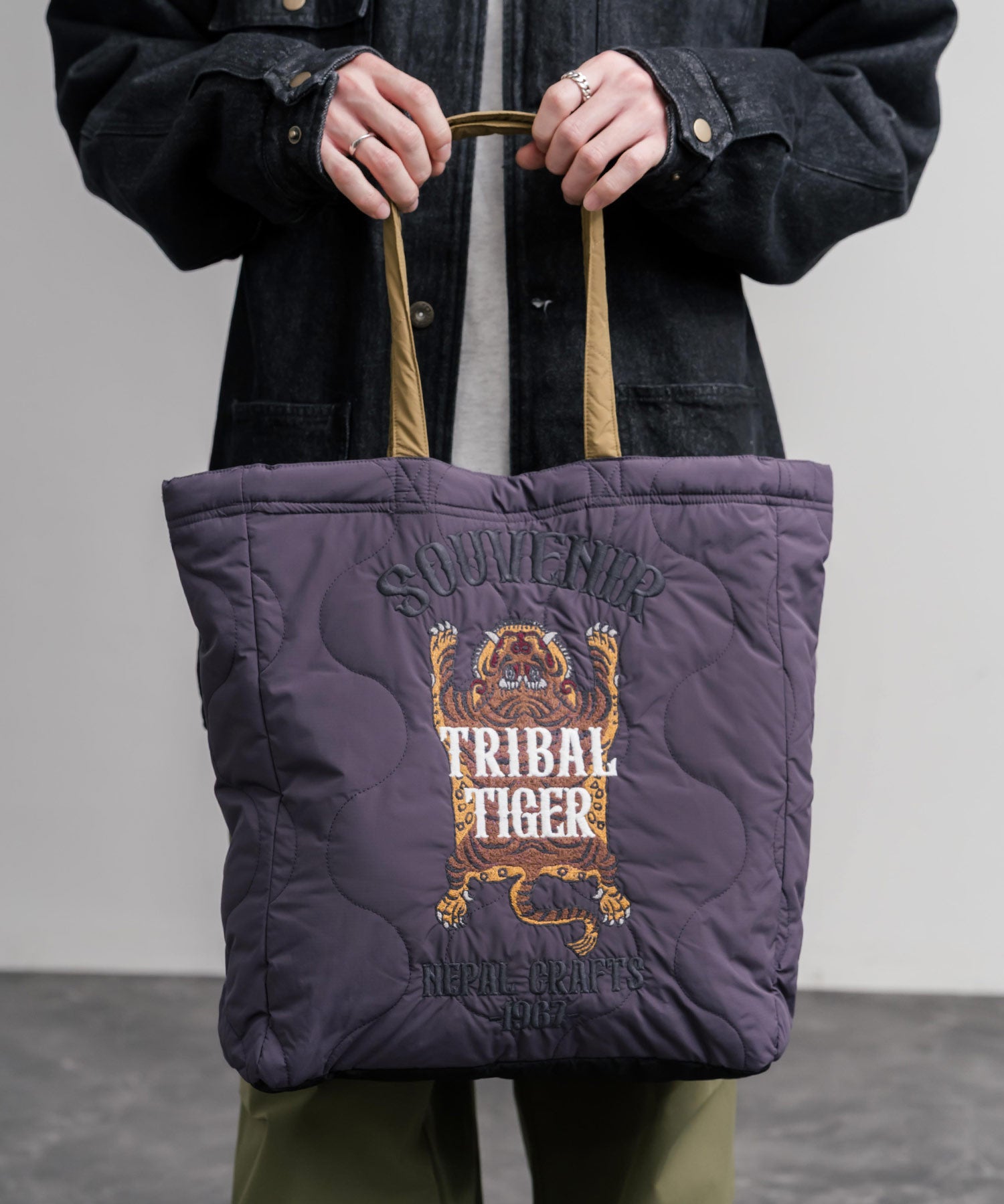 KRIFF MAYER クリフメイヤー スーベニア刺繍TOTE BAG/ひょうたん型キルティングナイロントートバッグ Z2615128 16466