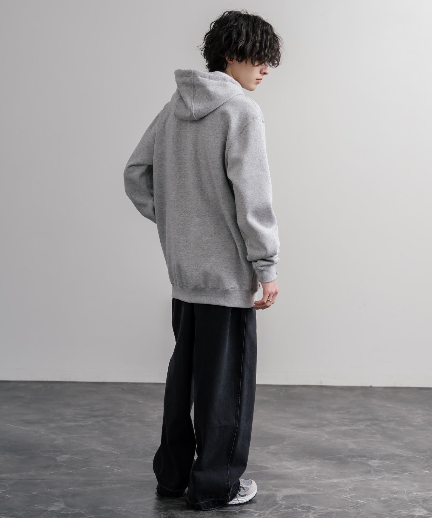 Carhartt カーハート MIDWEIGHT HOODED SWEAT/オーバーサイズ裏起毛ワンポイントロゴ長袖プルオーバーパーカー 16473