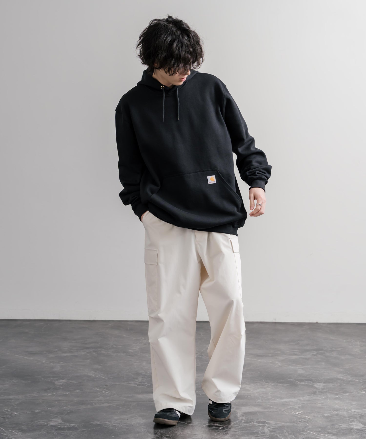 Carhartt カーハート MIDWEIGHT HOODED SWEAT/オーバーサイズ裏起毛ワンポイントロゴ長袖プルオーバーパーカー 16473