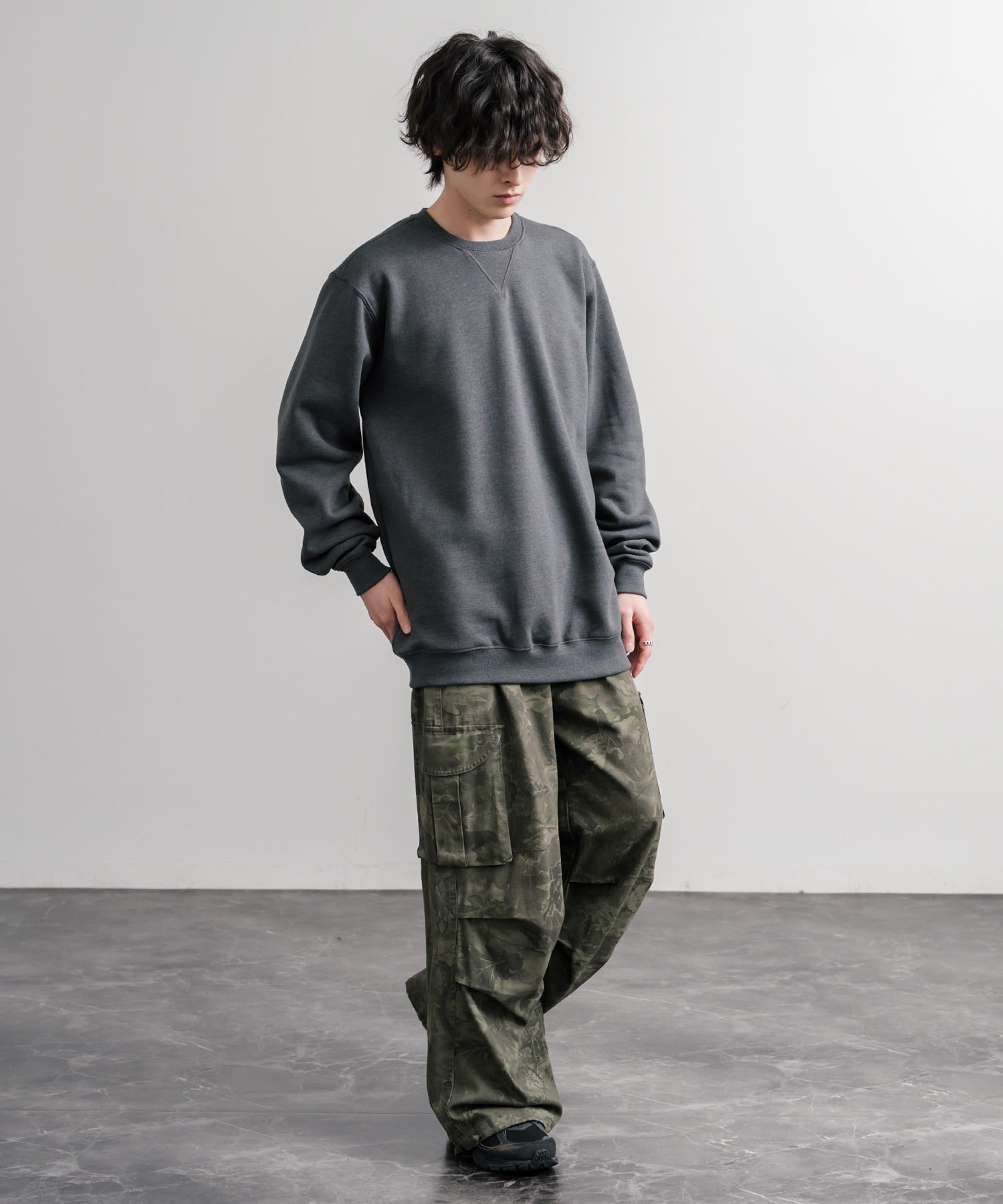 Carhartt カーハート MIDWEIGHT CREW NECK SWEAT/オーバーサイズ裏起毛ワンポイントロゴ長袖トレーナー 16474