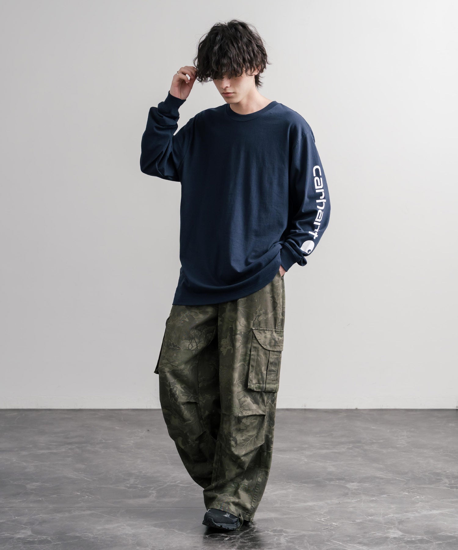 Carhartt カーハート HEAVYWEIGHT LONG-SLEEVE T-SHIRTS/オーバーサイズヘビーウェイト袖ロゴプリント長袖クルーネックTシャツ 16475