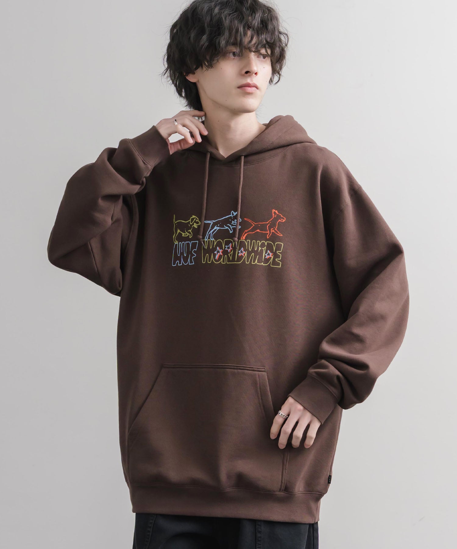 HUF ハフ オーバーサイズ裏起毛プリント刺繍アソート長袖プルオーバーパーカー 16479