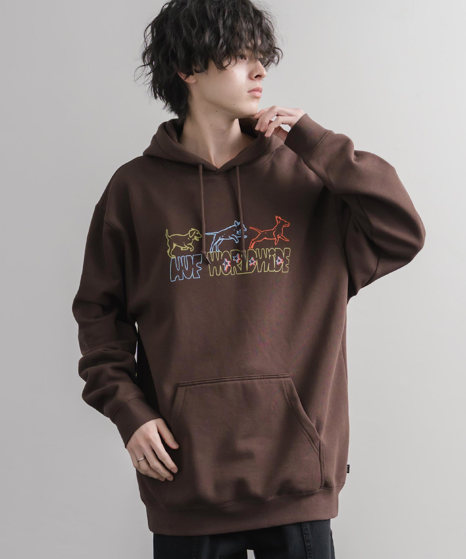 HUF ハフ オーバーサイズ裏起毛プリント刺繍アソート長袖プルオーバーパーカー 16479
