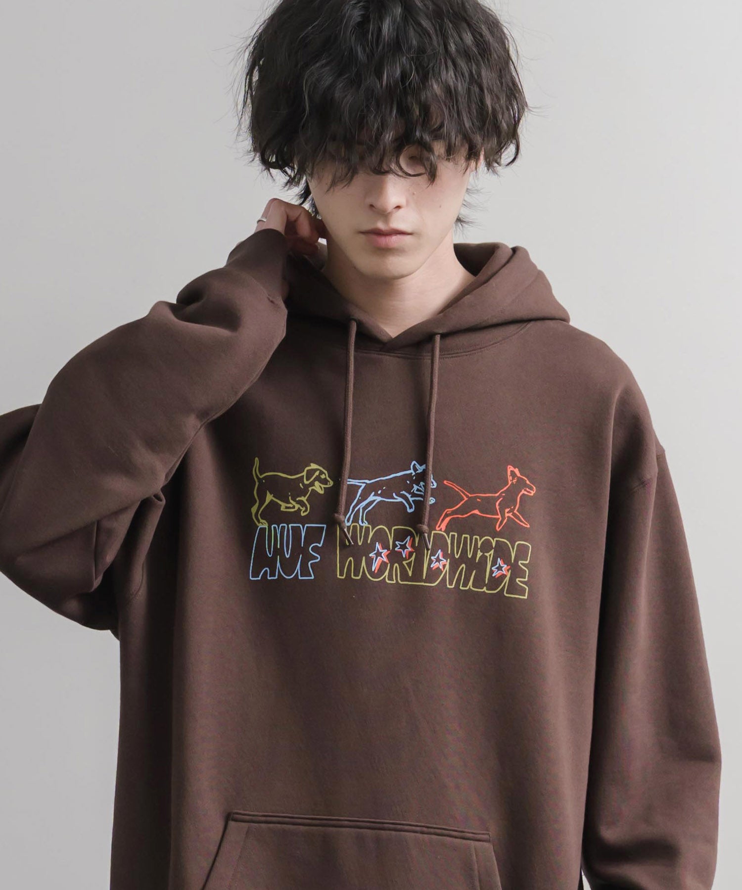 HUF ハフ オーバーサイズ裏起毛プリント刺繍アソート長袖プルオーバーパーカー 16479