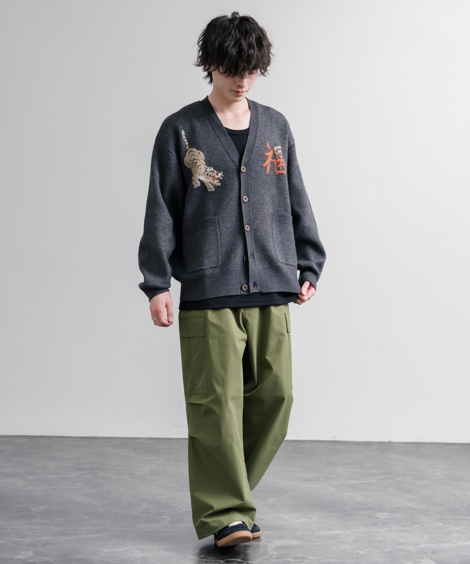 KRIFF MAYER クリフメイヤー オーバーサイズ龍虎刺繍もちのびV長袖ネックニットカーディガン 2623100 16539