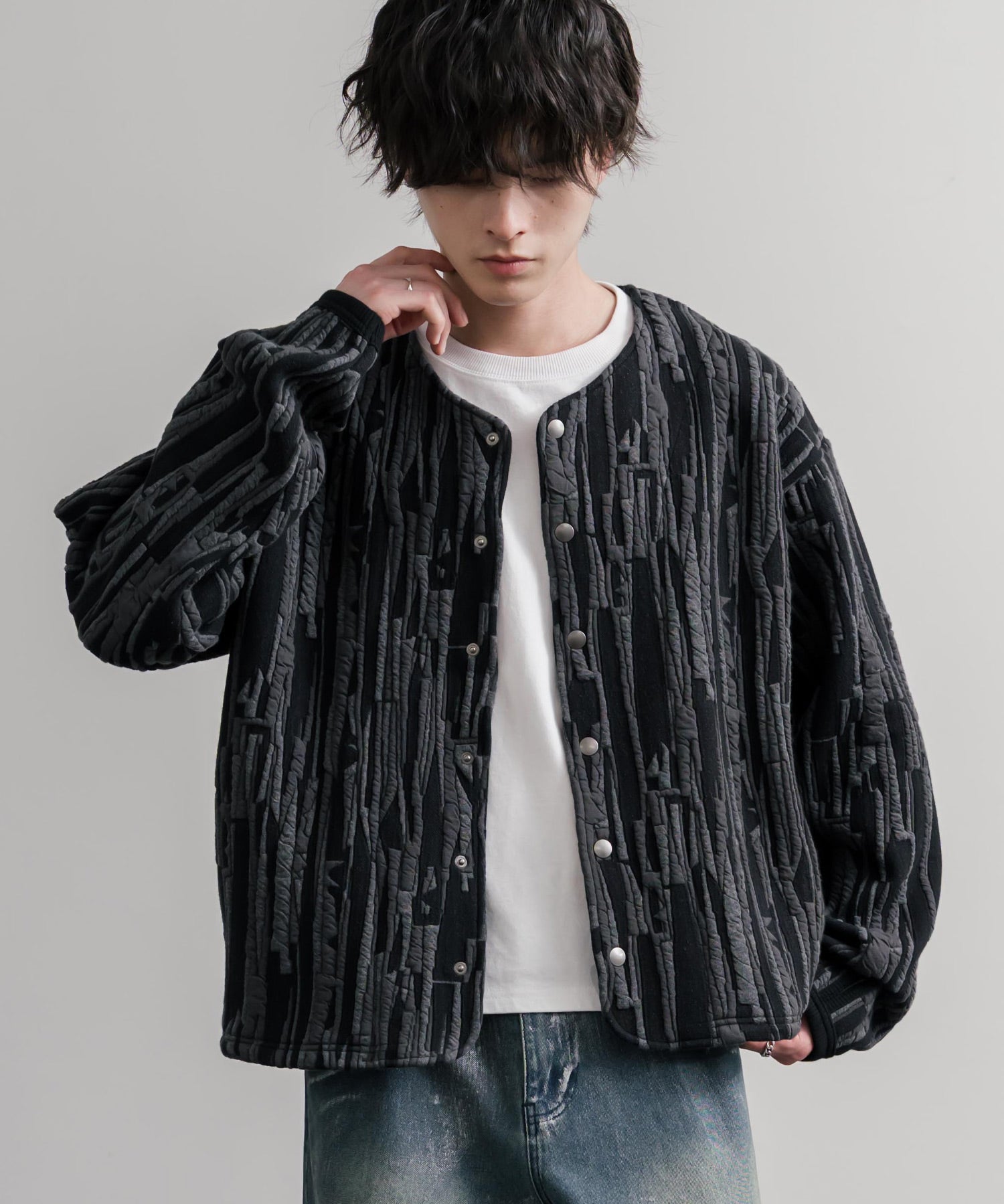 Upscape Audience アップスケープオーディエンス 日本製 国産 尾州 幾何柄コットンキルトフィンガーホール付きノーカラースナップボタンジャケット AUD7408 16552