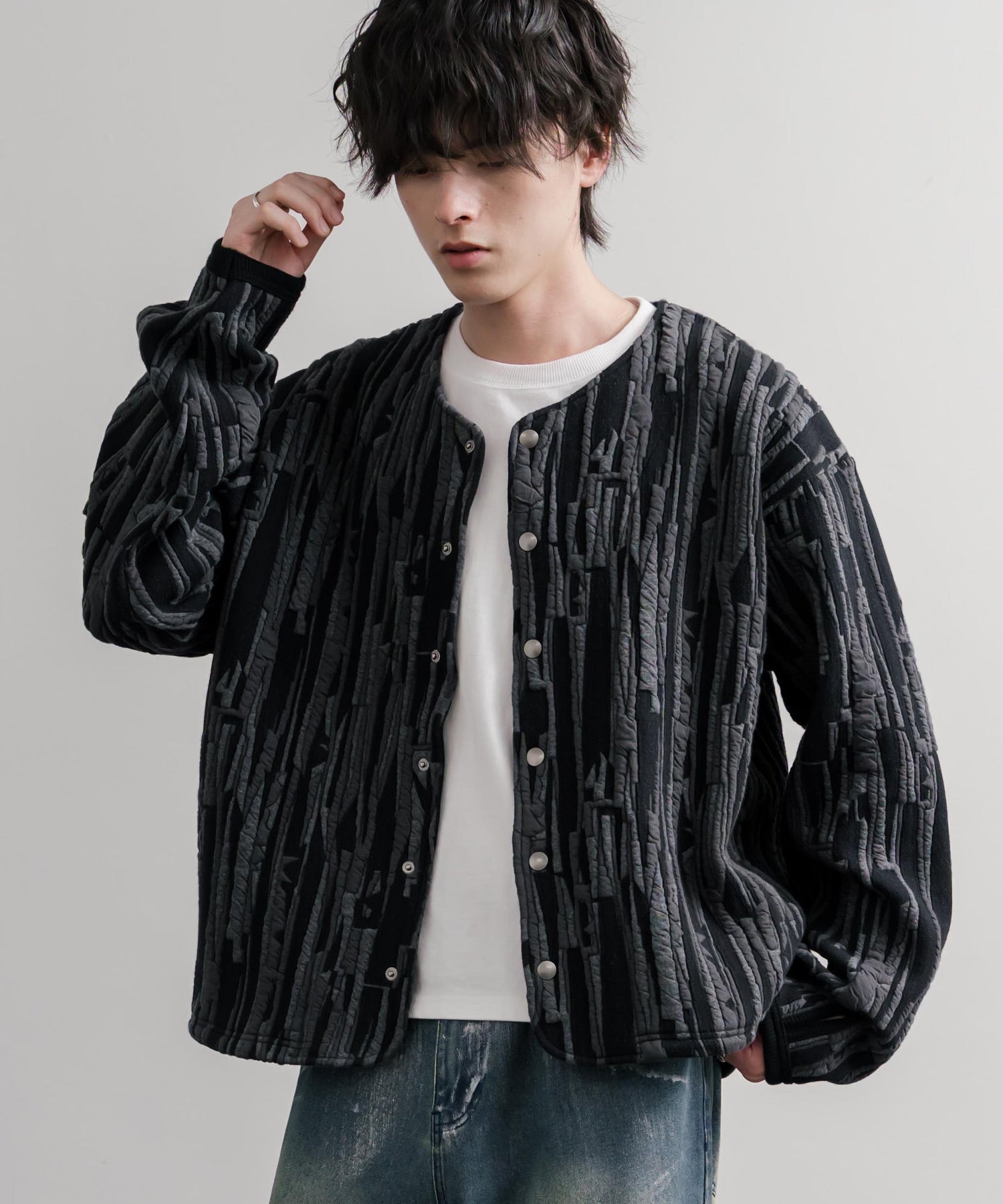 Upscape Audience アップスケープオーディエンス 日本製 国産 尾州 幾何柄コットンキルトフィンガーホール付きノーカラースナップボタンジャケット AUD7408 16552