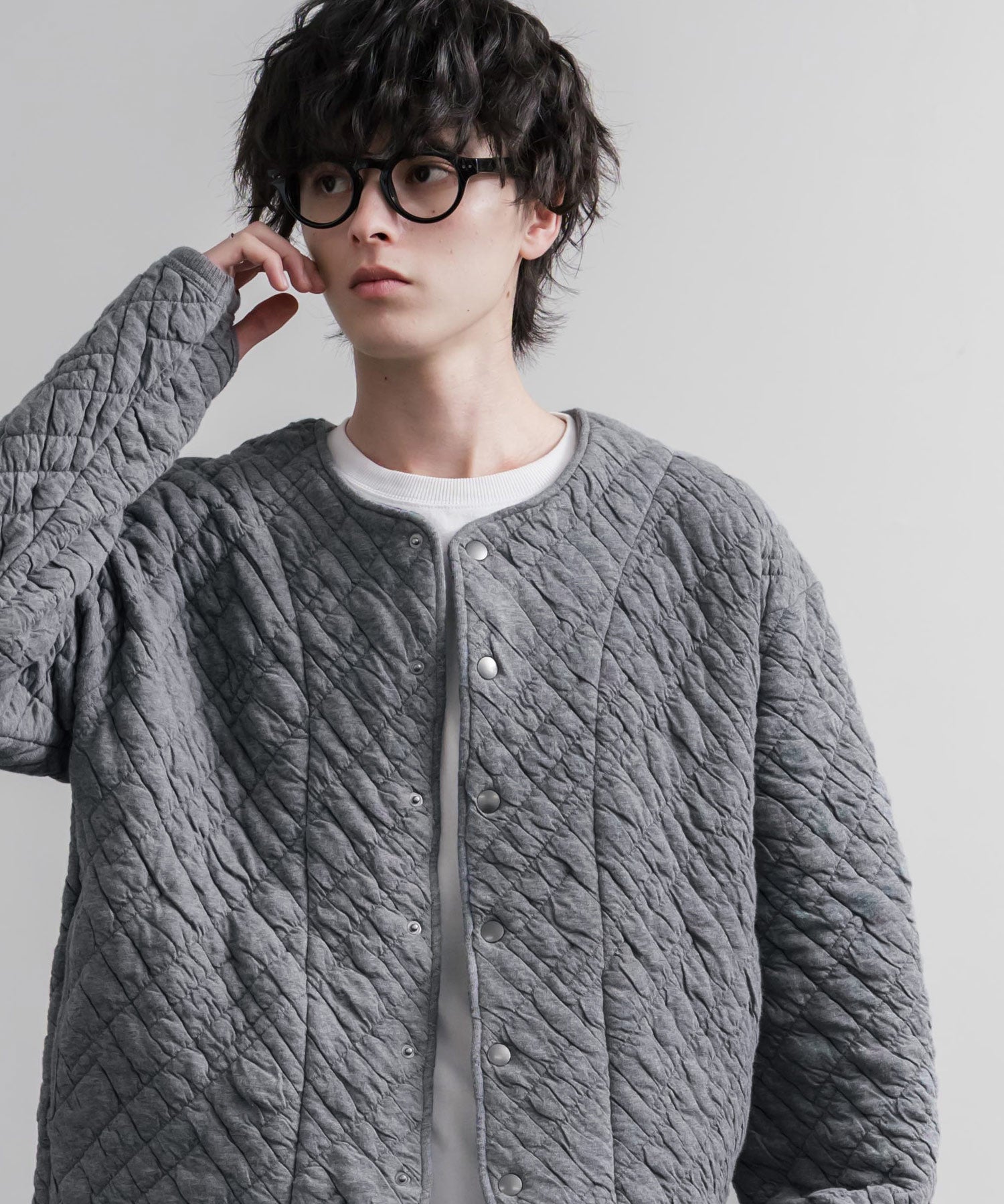 Upscape Audience アップスケープオーディエンス 日本製 国産 尾州ダイヤ柄コットンキルトフィンガーホール付きノーカラースナップボタンジャケット AUD7419 16567