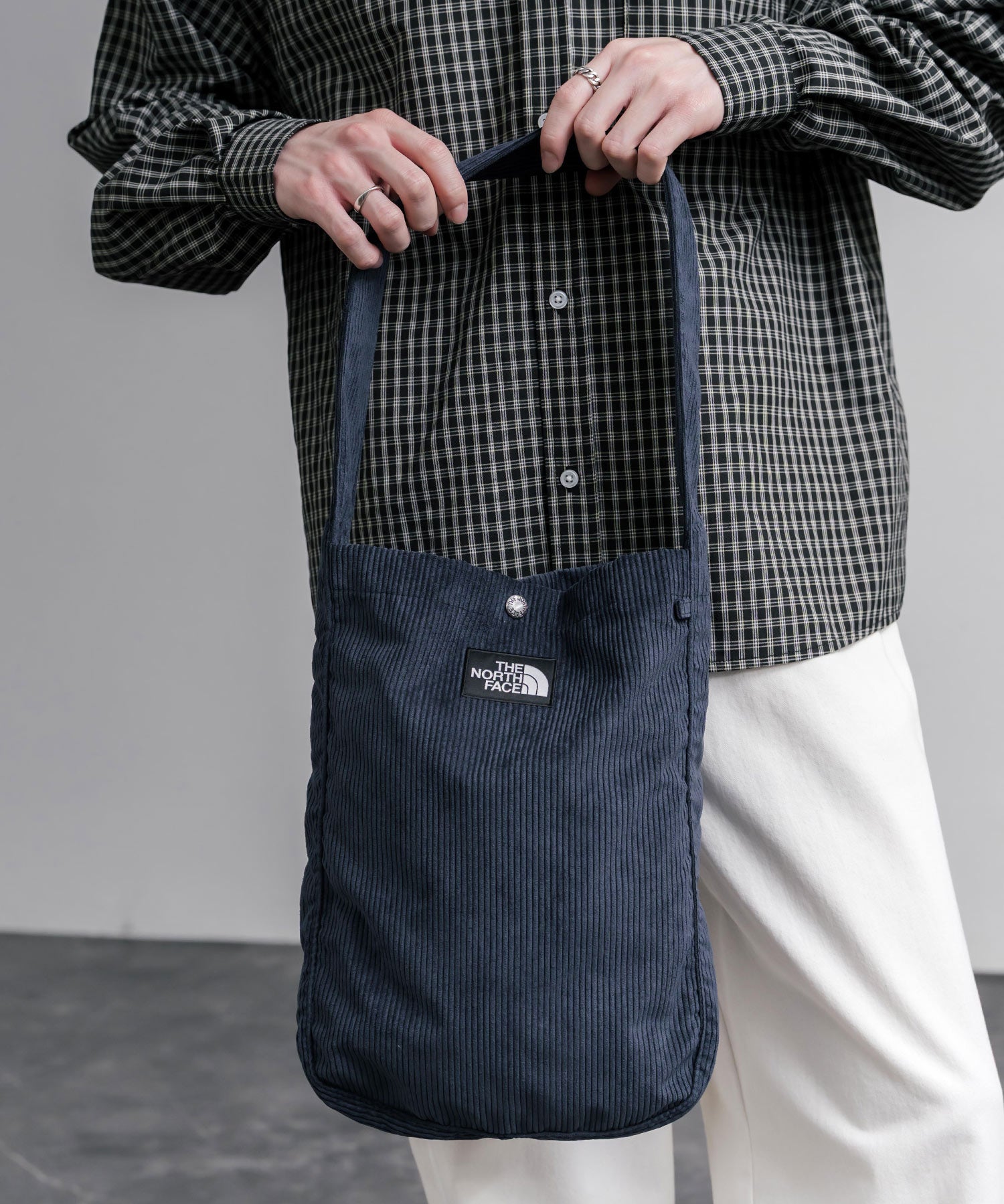 THE NORTH FACE ザ・ノースフェイス FLUID TOTE_PLUS コーデュロイトートバッグ/ロゴワッペンワンショルダーバッグ 16611