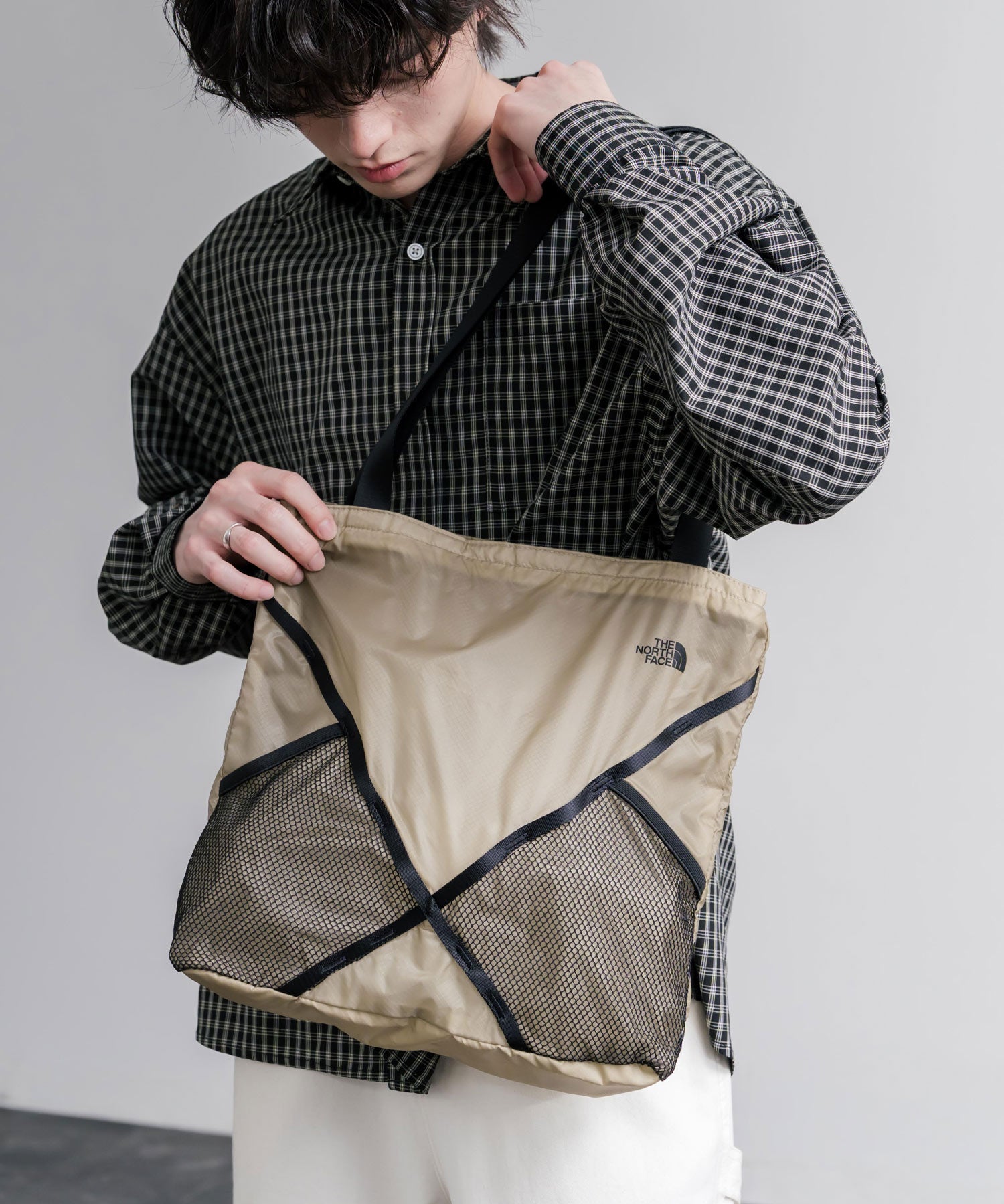 THE NORTH FACE ザ・ノースフェイス ULTRA-Z SHOULDER BAG M コーデュラナイロンショルダーバッグ/トートバッグ 16613