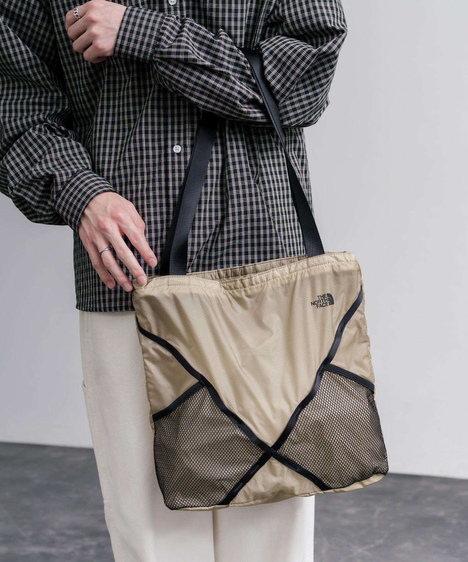 THE NORTH FACE ザ・ノースフェイス ULTRA-Z SHOULDER BAG M コーデュラナイロンショルダーバッグ/トートバッグ 16613