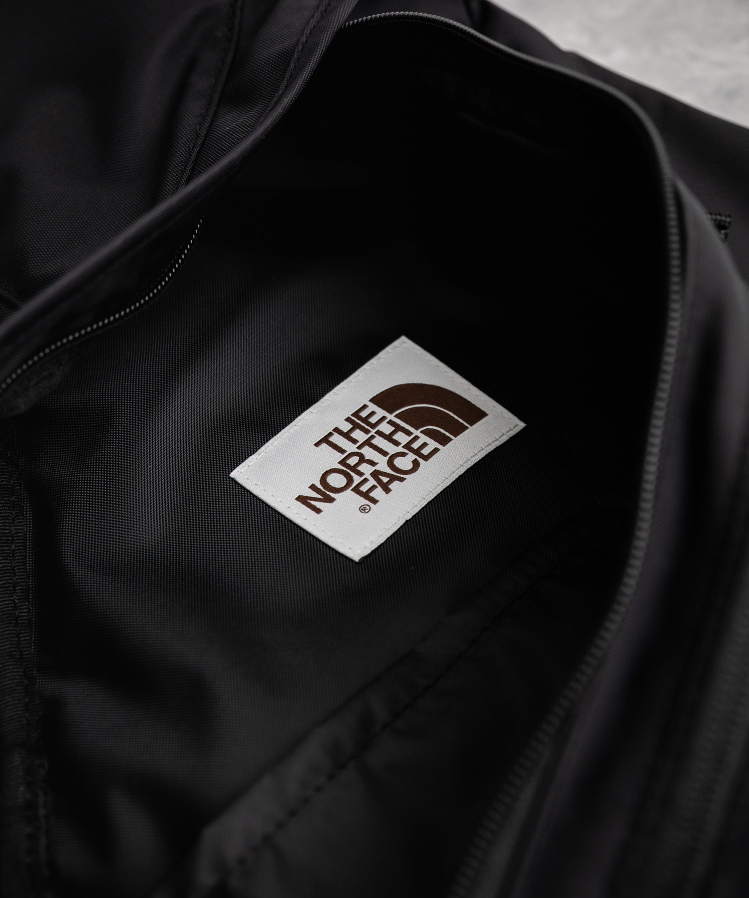 日本未展開モデル WHITE LABEL THE NORTH FACE ELECTRON SLING BAG スリングバッグ 15575