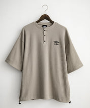 UMBRO アンブロ 別注コラボ オーバーサイズワンポイントロゴ刺繍ワッフルヘンリーネック半袖Tシャツ 15349