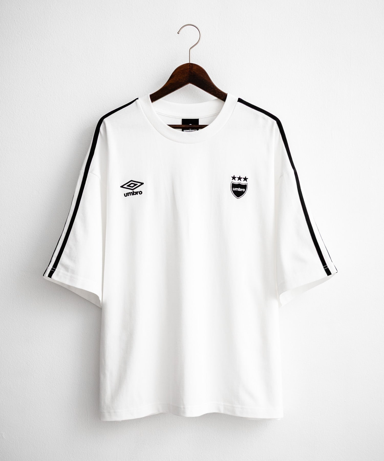 UMBRO アンブロ 別注コラボ オーバーサイズサイドライントラックワンポイントロゴ刺繍クルーネック半袖Tシャツ