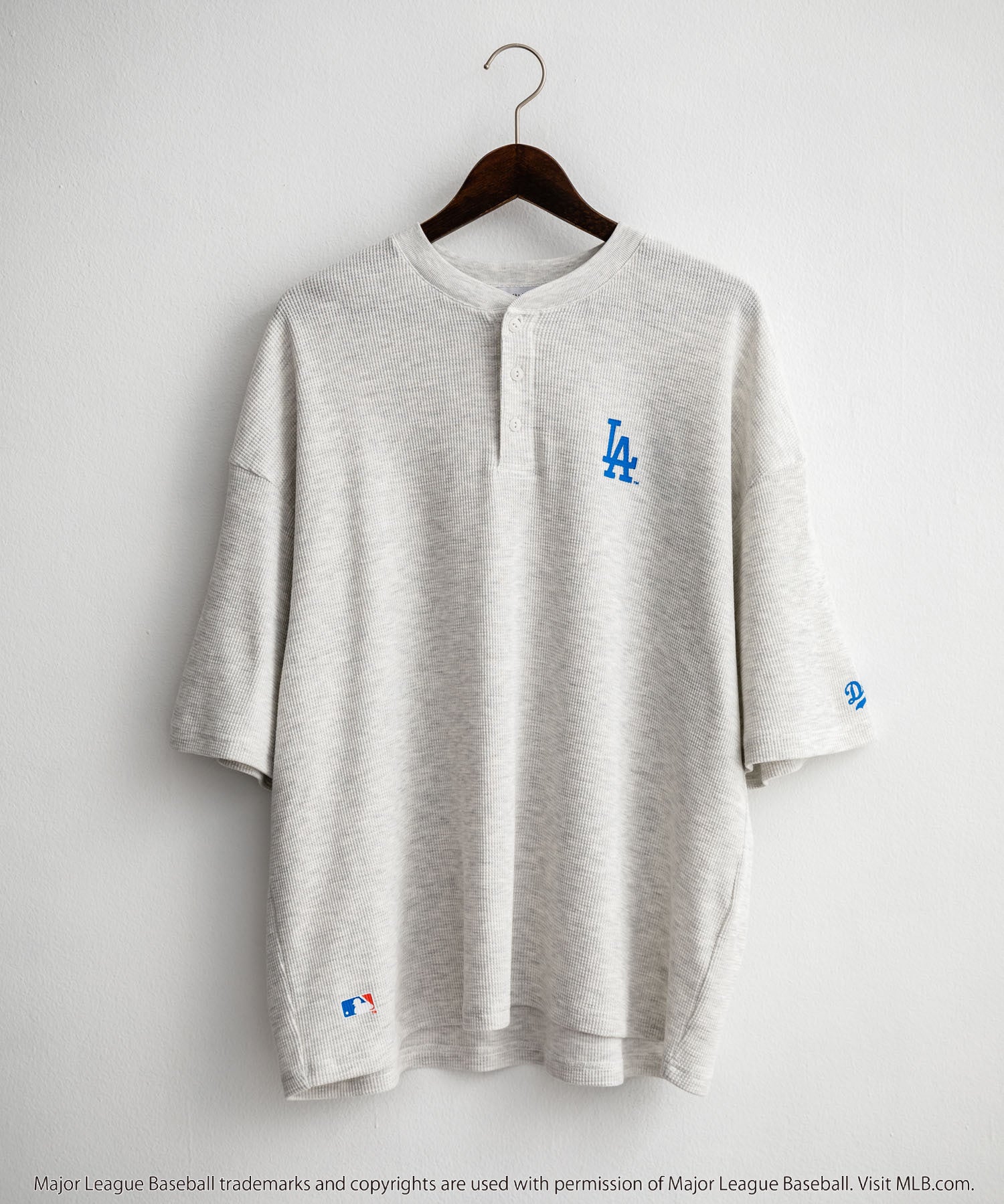 MLB メジャーリーグベースボール オーバーサイズヘンリーネックT/Cワッフルロゴプリント半袖Tシャツ 15531