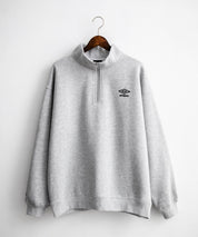 UMBRO アンブロ 別注コラボ オーバーサイズ裏起毛ワンポイントロゴ刺繍ハーフジッププルオーバースウェット 14942