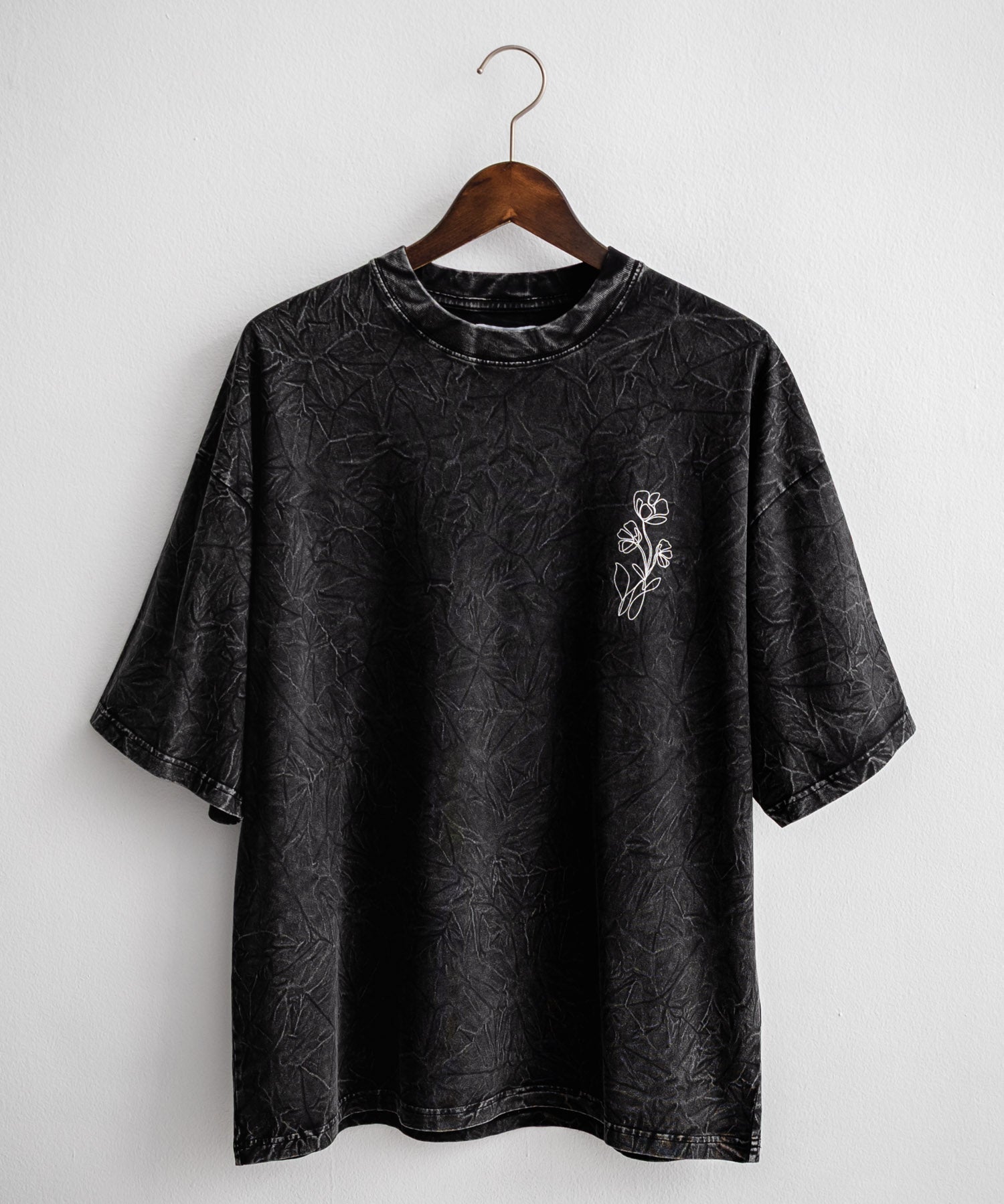 オーバーサイズ ケミカルウォッシュワンポイントフラワープリント半袖Tシャツ