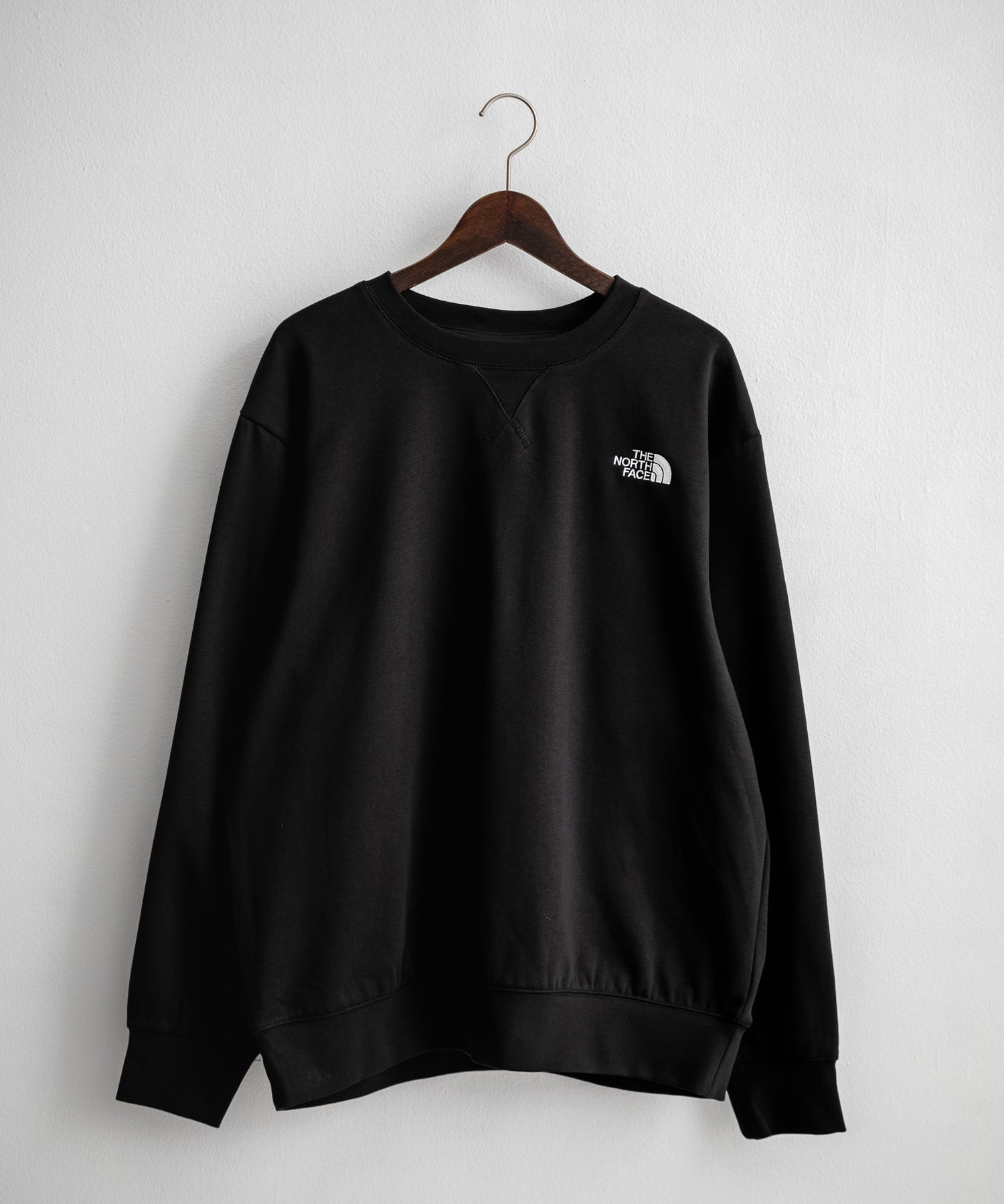 THE NORTH FACE ザ・ノースフェイス MEN S ESSENTIAL CREW 裏起毛ワンポイントロゴ刺繍長袖スウェット 15353
