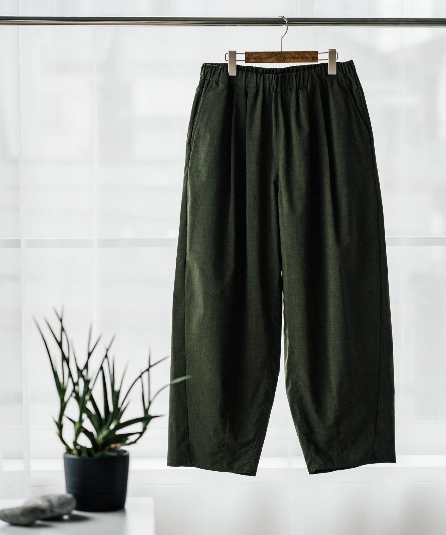 新色追加 接触冷感多機能素材リネンライク ワイドバルーンイージーパンツ 15481