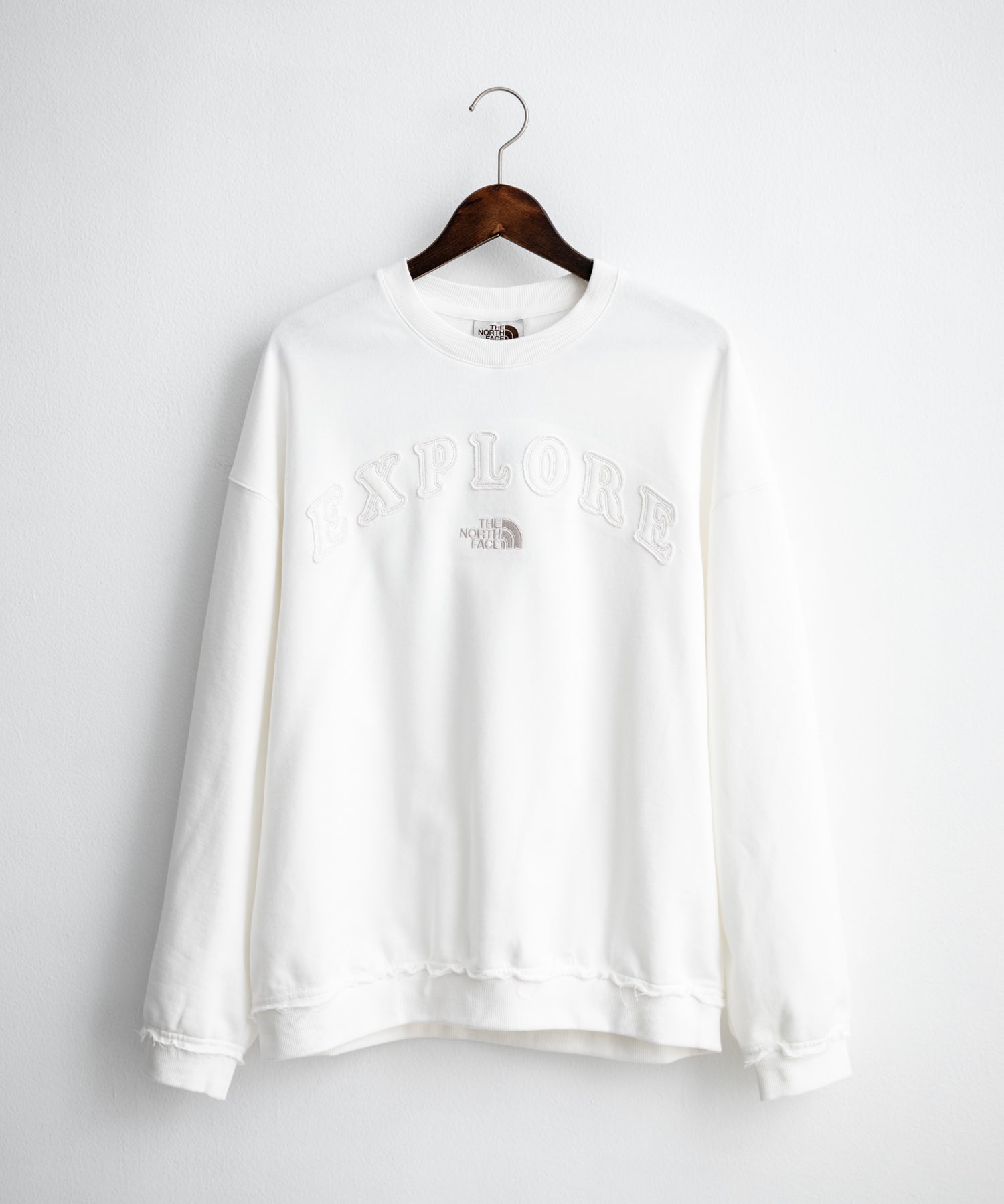 日本未展開モデル THE NORTH FACE ザ・ノースフェイス WHITE LABEL ホワイトレーベル EXPLORE SWEATSHIRTS アップリケ刺繍裏毛長袖スウェット/アーチロゴトレーナー 16595