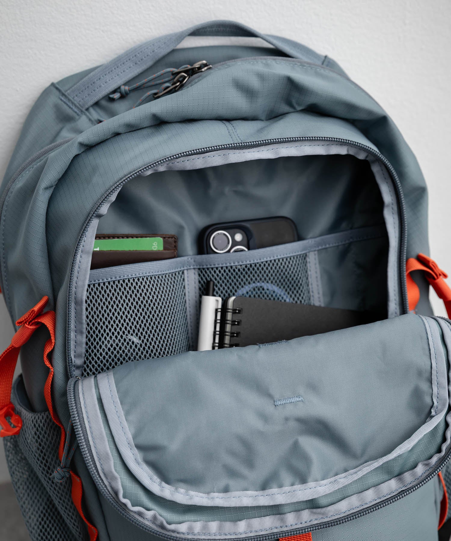 Patagonia パタゴニア REFUGIO DAY PACK 26L A4収納可能大容量リュック/バックパック 16148