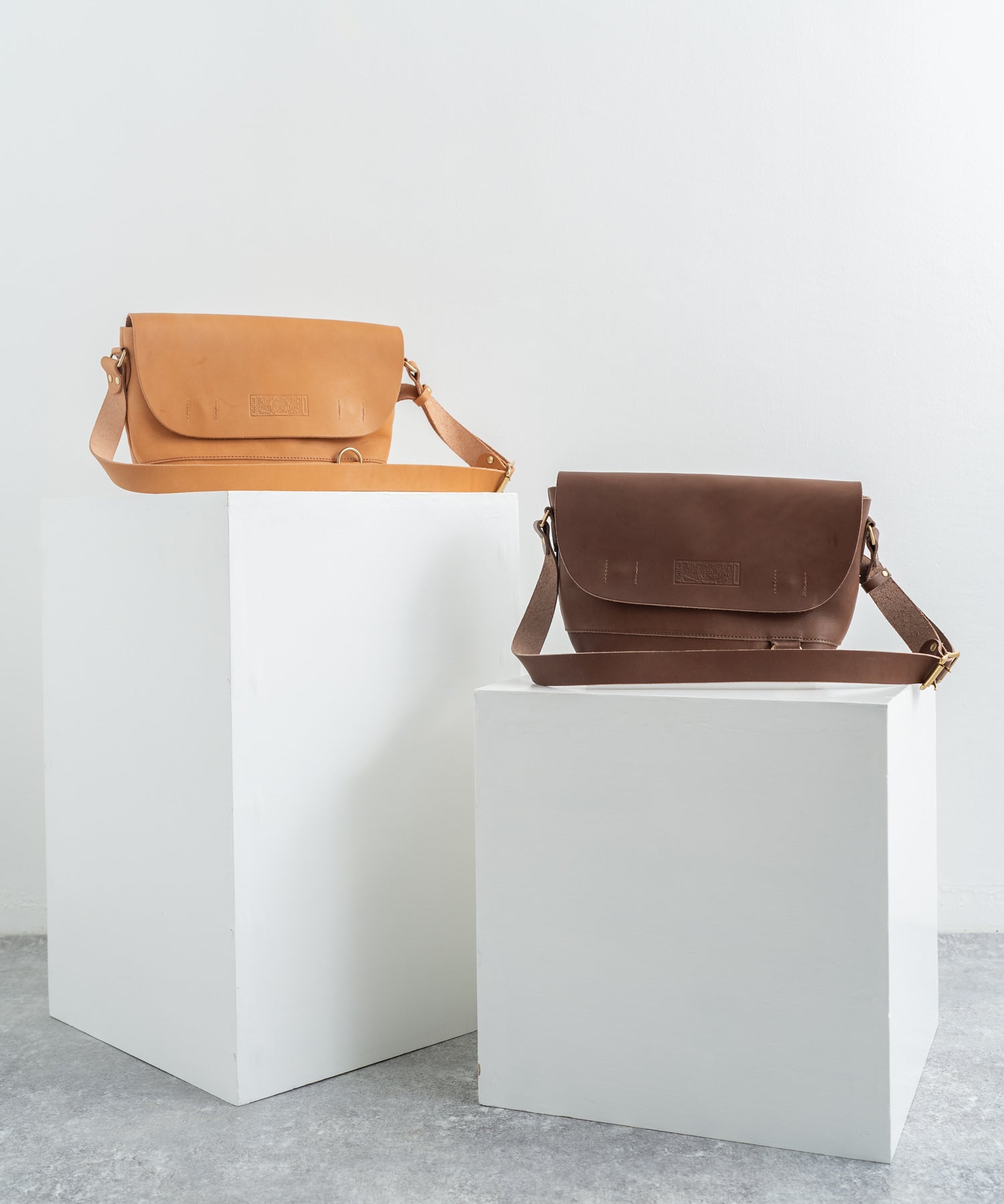 Butler Verner Sails バトラーバーナーセイルズ 日本製 国産本ヌメ革ショルダーバッグ JA-0918-3 1900