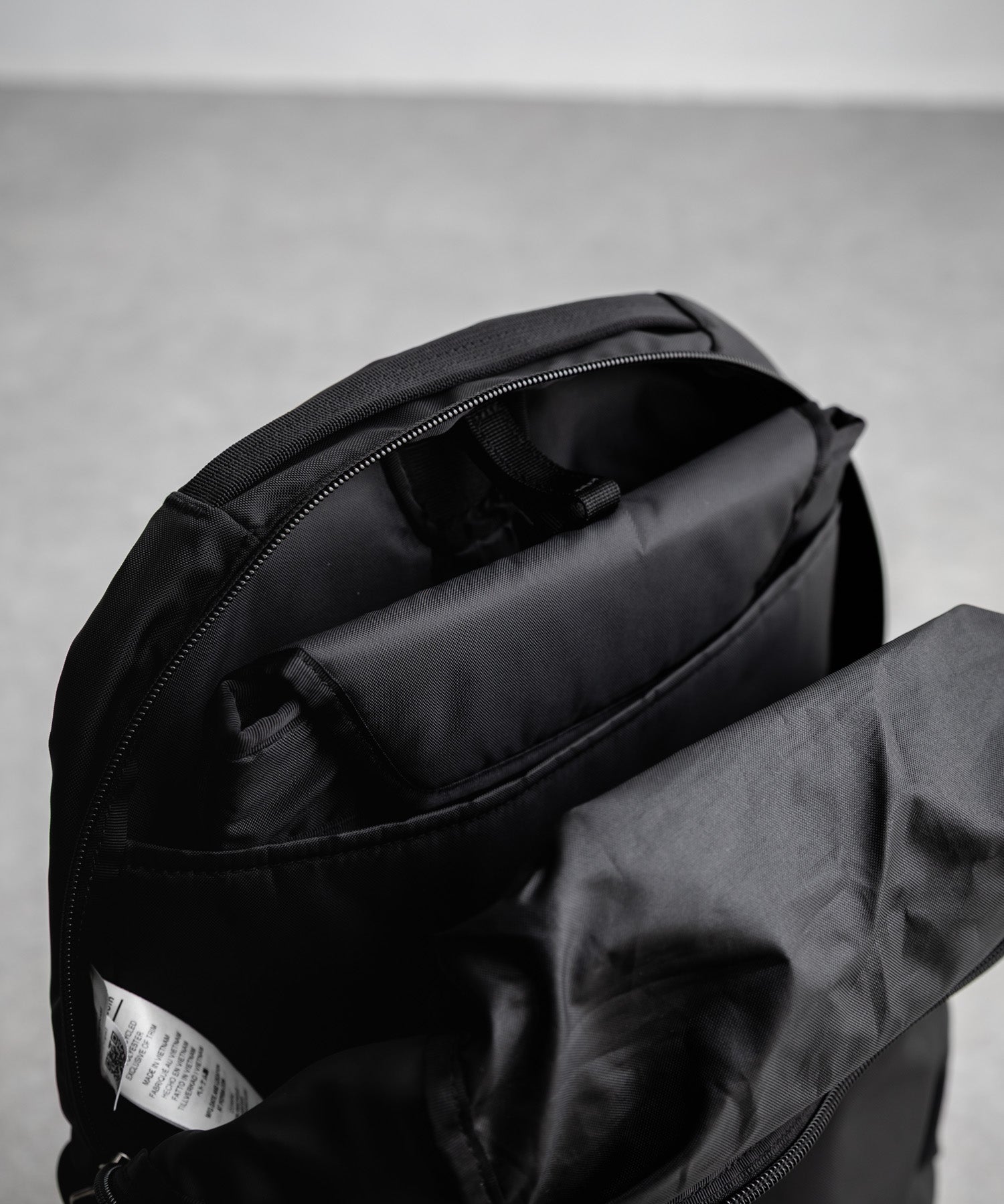 Patagonia ATOM DAY PACK 24L ワンポイントロゴバックパック リュックサック 16216