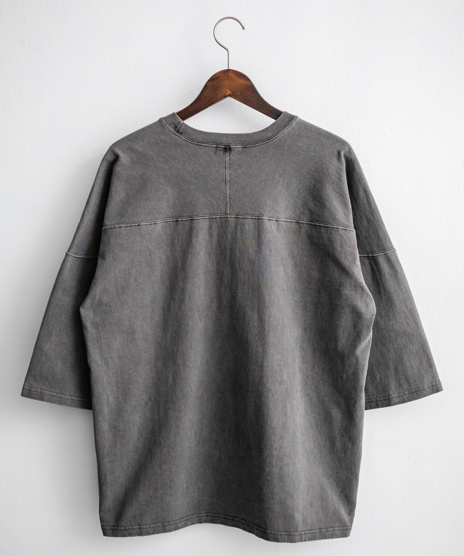 KRIFF MAYER クリフメイヤー オーバーサイズ ヘビーオンス天竺 ピグメント加工 フットボール七分袖Tシャツ 2435808