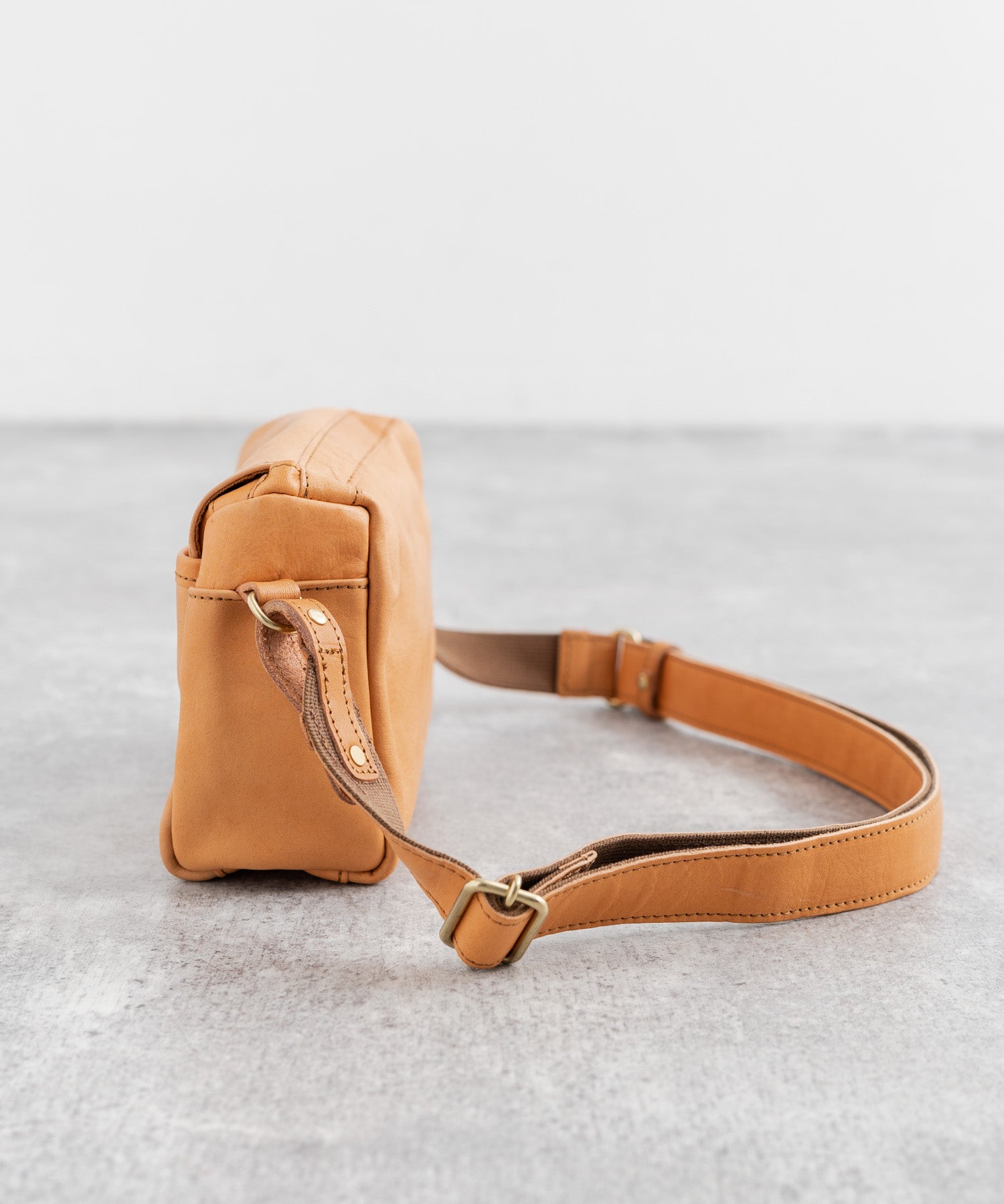 Butler Verner Sails バトラーバーナーセイルズ 日本製 国産フラップボックス馬革ショルダーバッグ JA-2597 11477