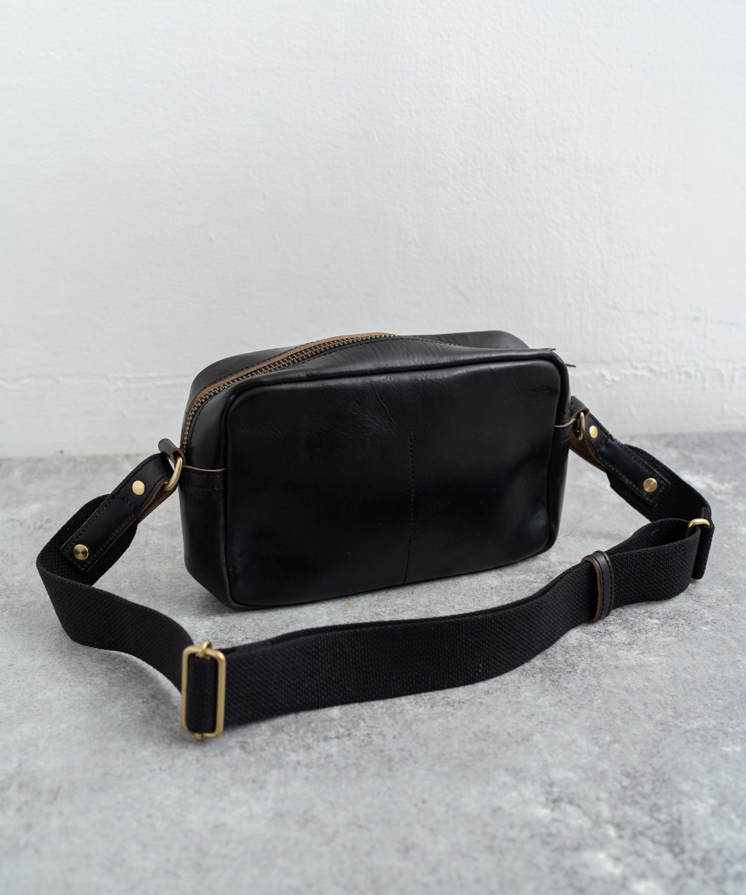 Butler Verner Sails バトラーバーナーセイルズ 日本製 国産牛革スクエアショルダーバッグ JA-1712-2 4065