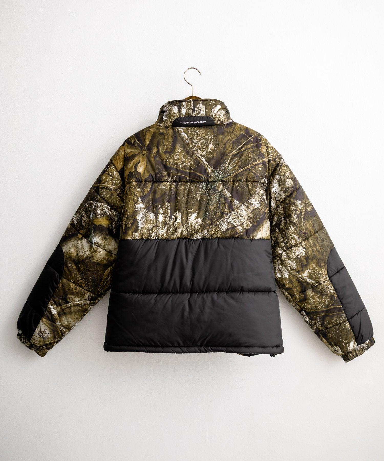 HUF ハフ SEQUOIA PUFFER JACKET REALTREE SEQUOIA PUFFER オーバーサイズワンポイントロゴ中綿ジャケット 15056