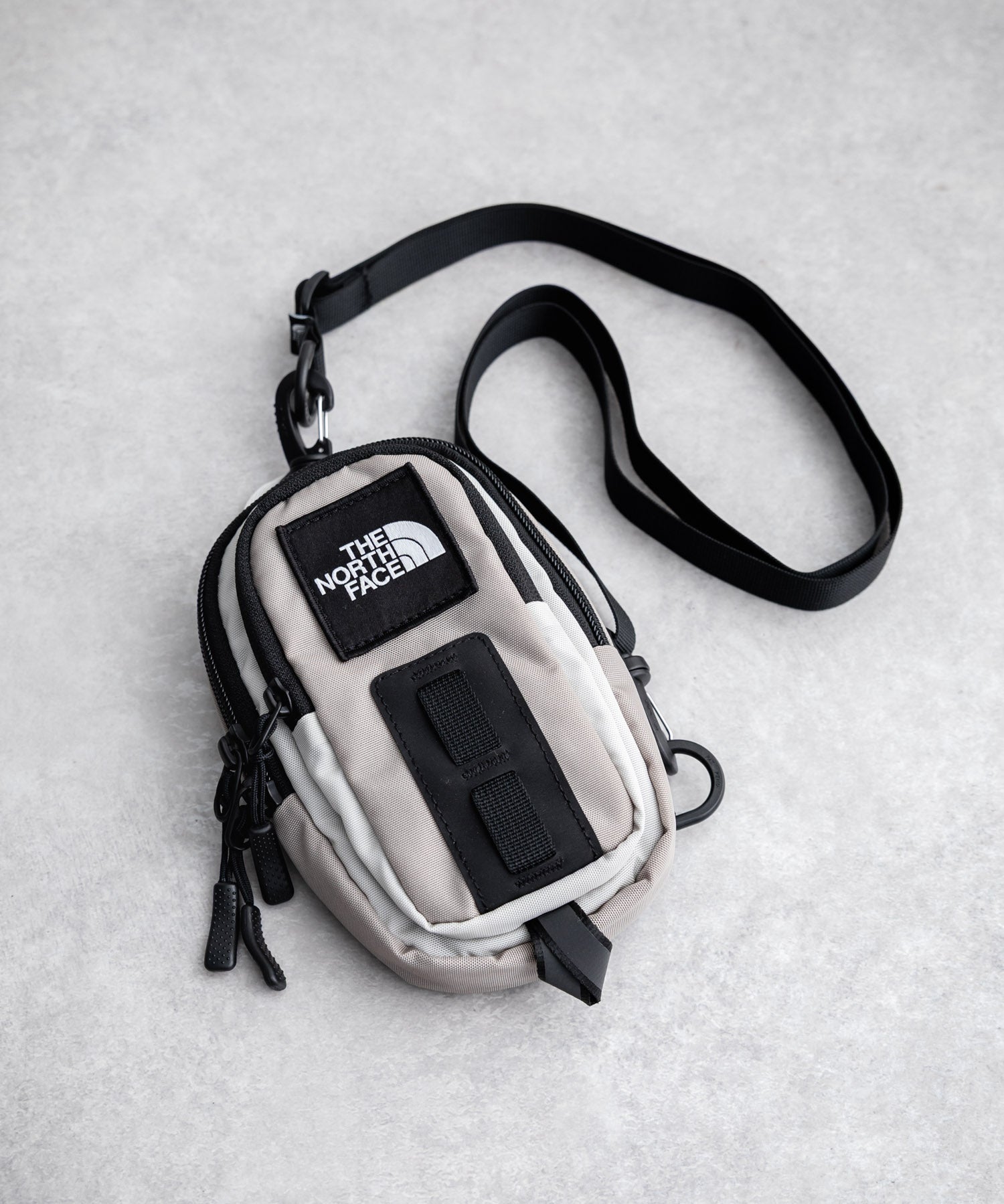 THE NORTH FACE ザ・ノースフェイス HOT SHOT CROSSBODY ホットショットクロスボディバッグ/コンパクトショルダーバッグ 16388