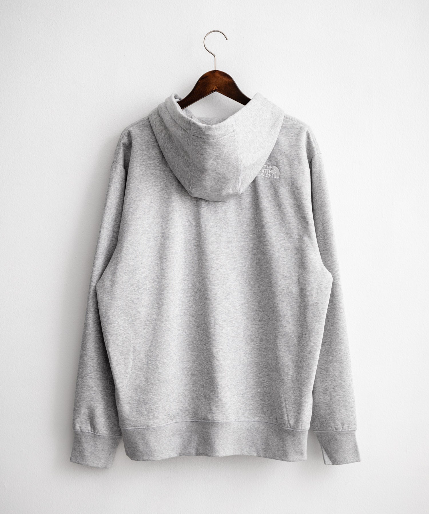 THE NORTH FACE ザ・ノースフェイス ESSENTIAL RELAXED HOODIE/裏起毛ワンポイントロゴ刺繍プルオーバーパーカー 15486