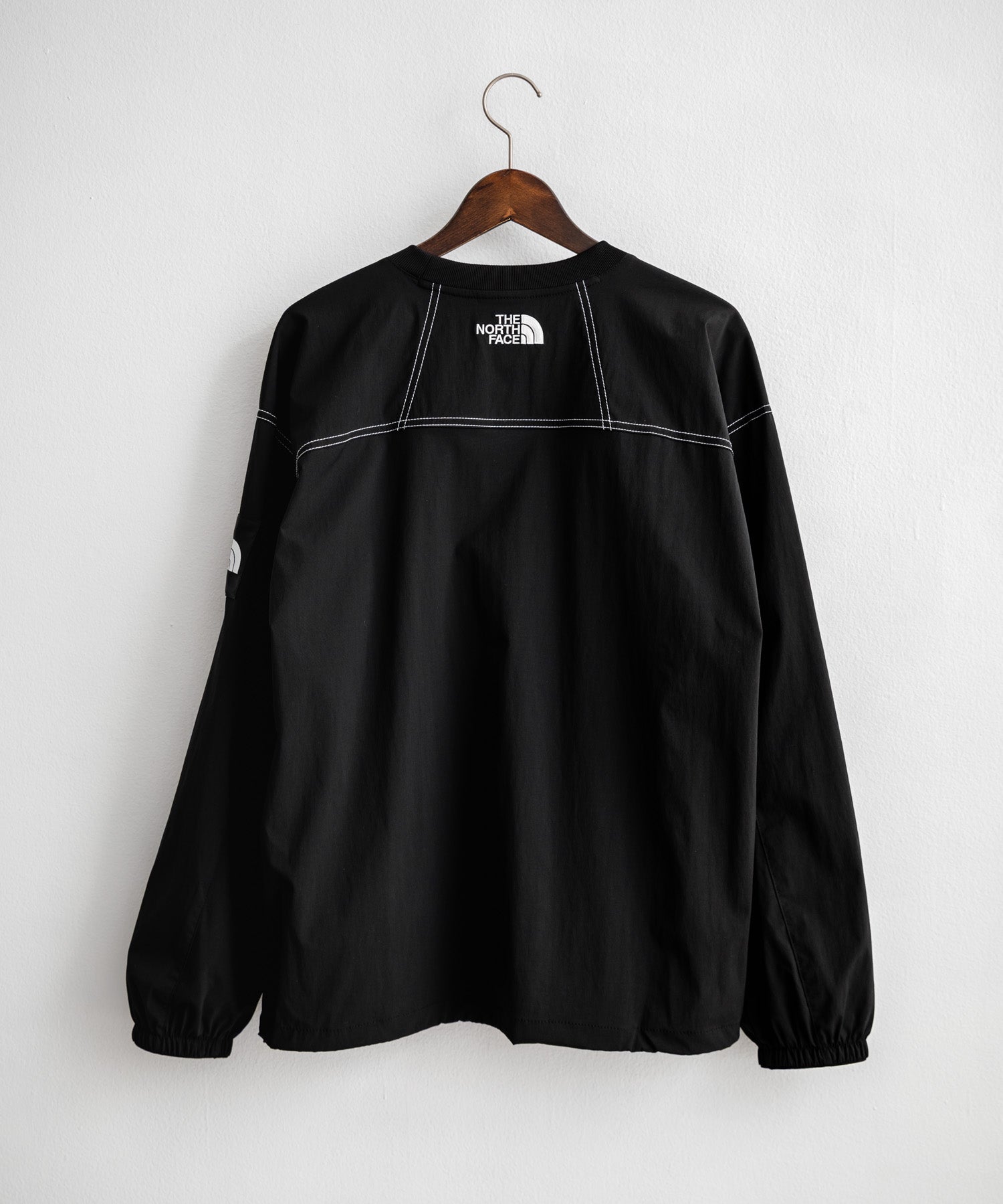 日本未展開モデル THE NORTH FACE ザ・ノースフェイス WHITE LABEL ホワイトレーベル TNF LOGO CREWNECK ワンポイントロゴステッチ長袖カットソー 15434