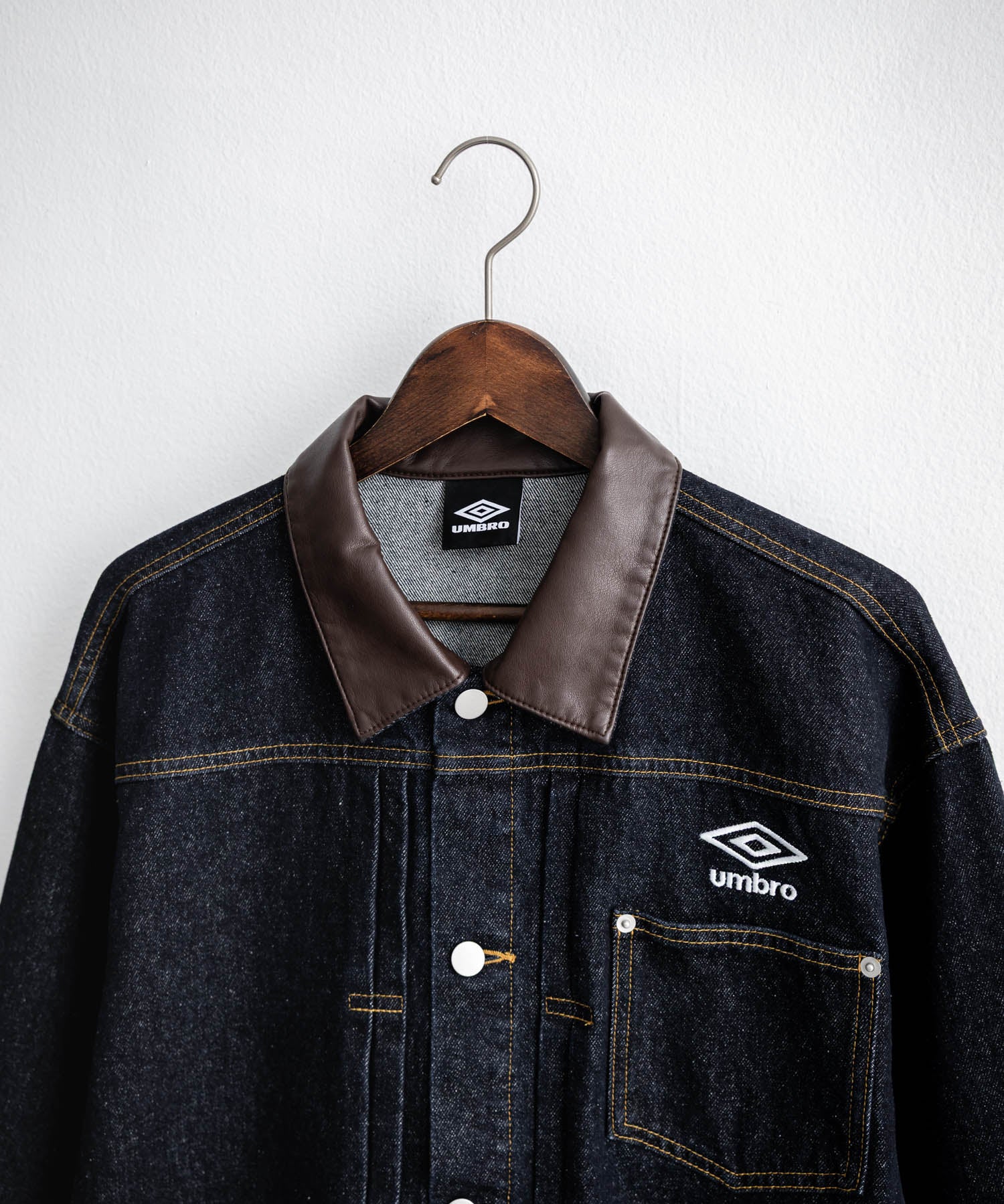 UMBRO アンブロ 別注コラボ オーバーサイズ1stタイプデニムジャケット/ワンポイントロゴ刺繍トラッカージャケット 16367