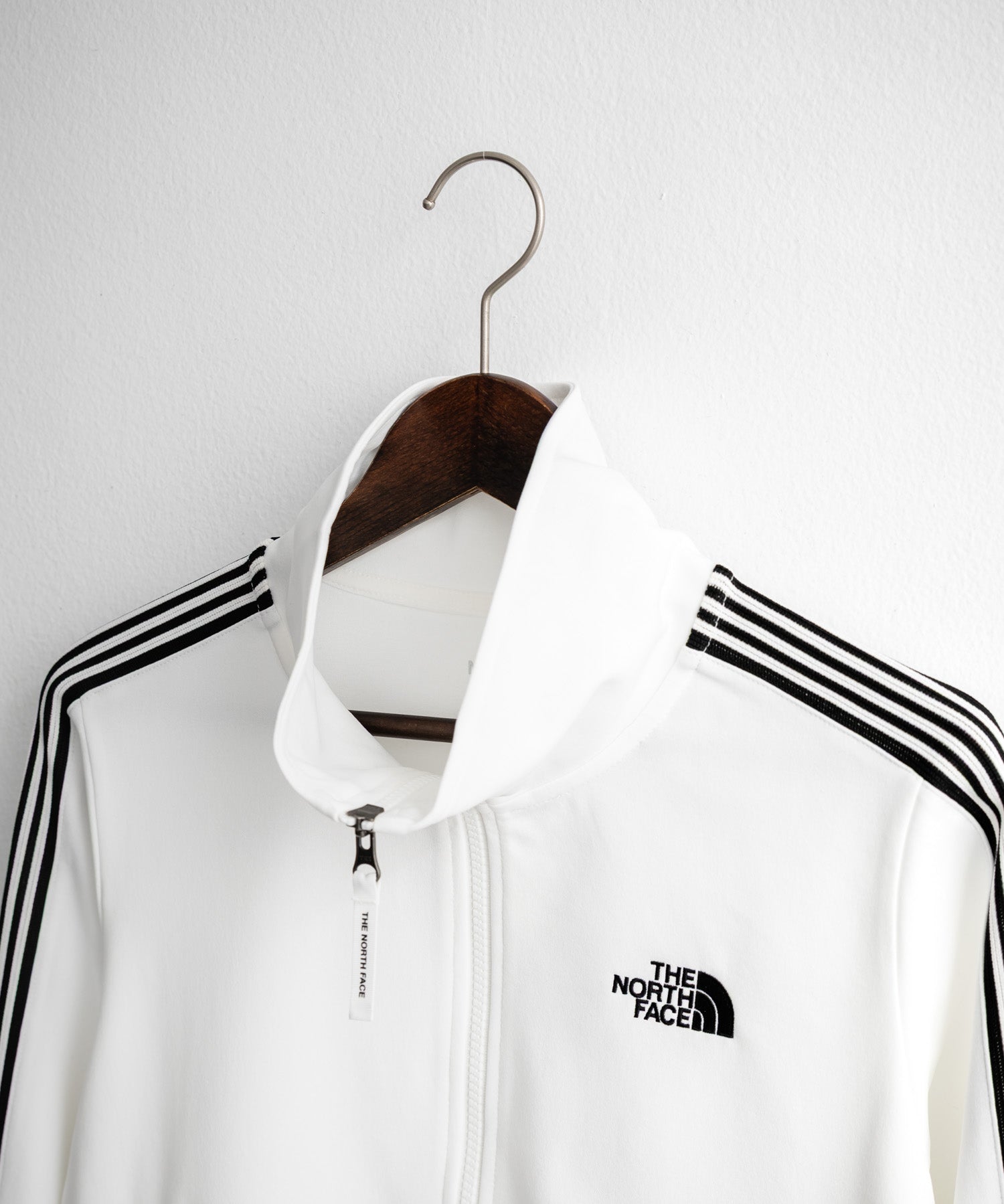 日本未展開モデル WHITE LABEL THE NORTH FACE W'S TNF TRACK JACKET 袖ラインショート丈トラックジャケット ジップパーカー 15532