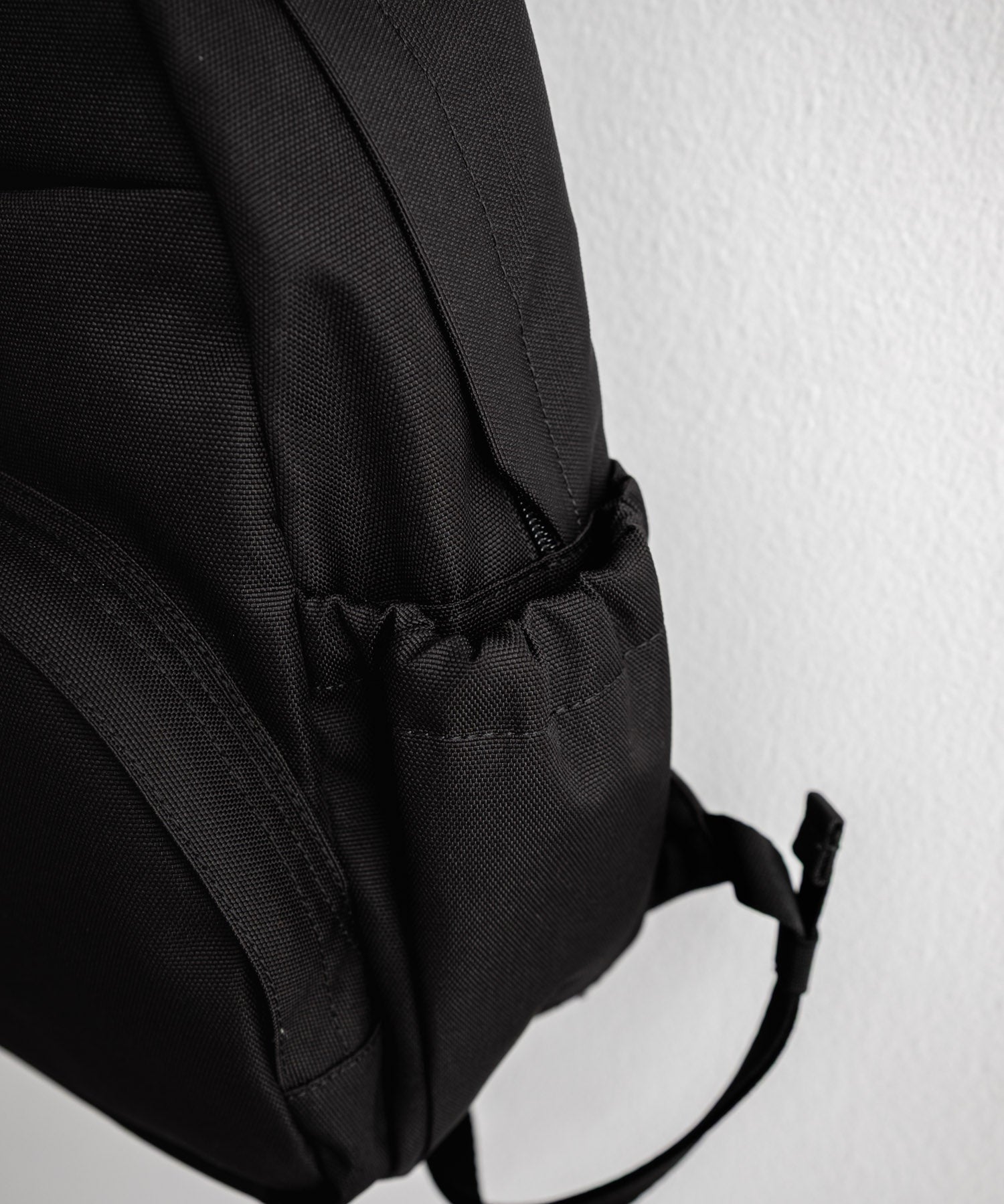 日本未展開モデル WHITE LABEL THE NORTH FACE ELECTRON SLING BAG ミニバックパック 15572