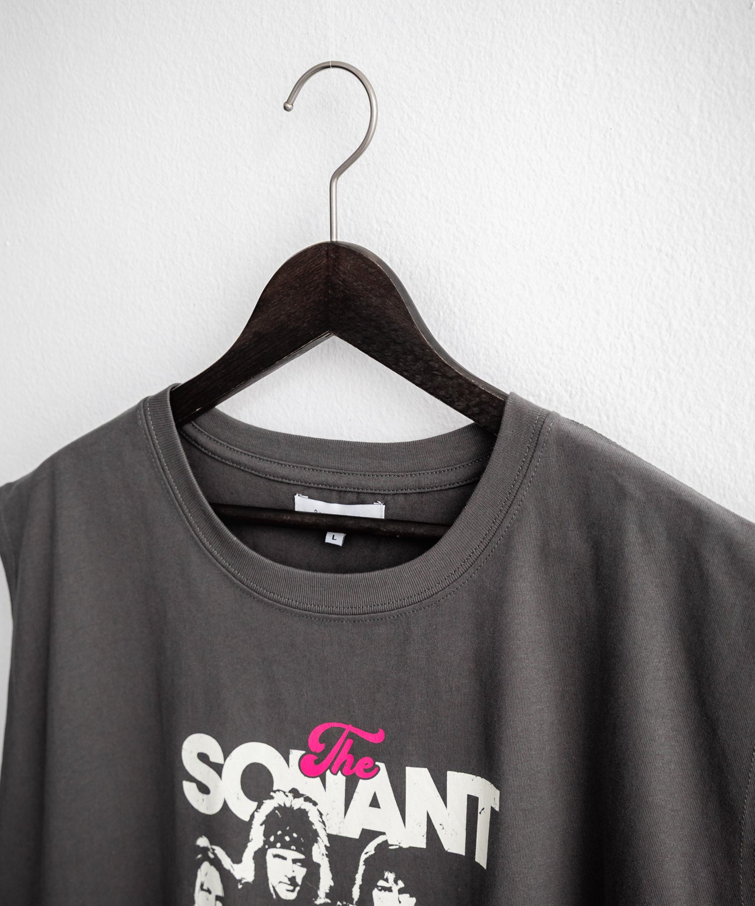 オーバーサイズ ピグメントライクグラフィックプリントノースリーブTシャツ