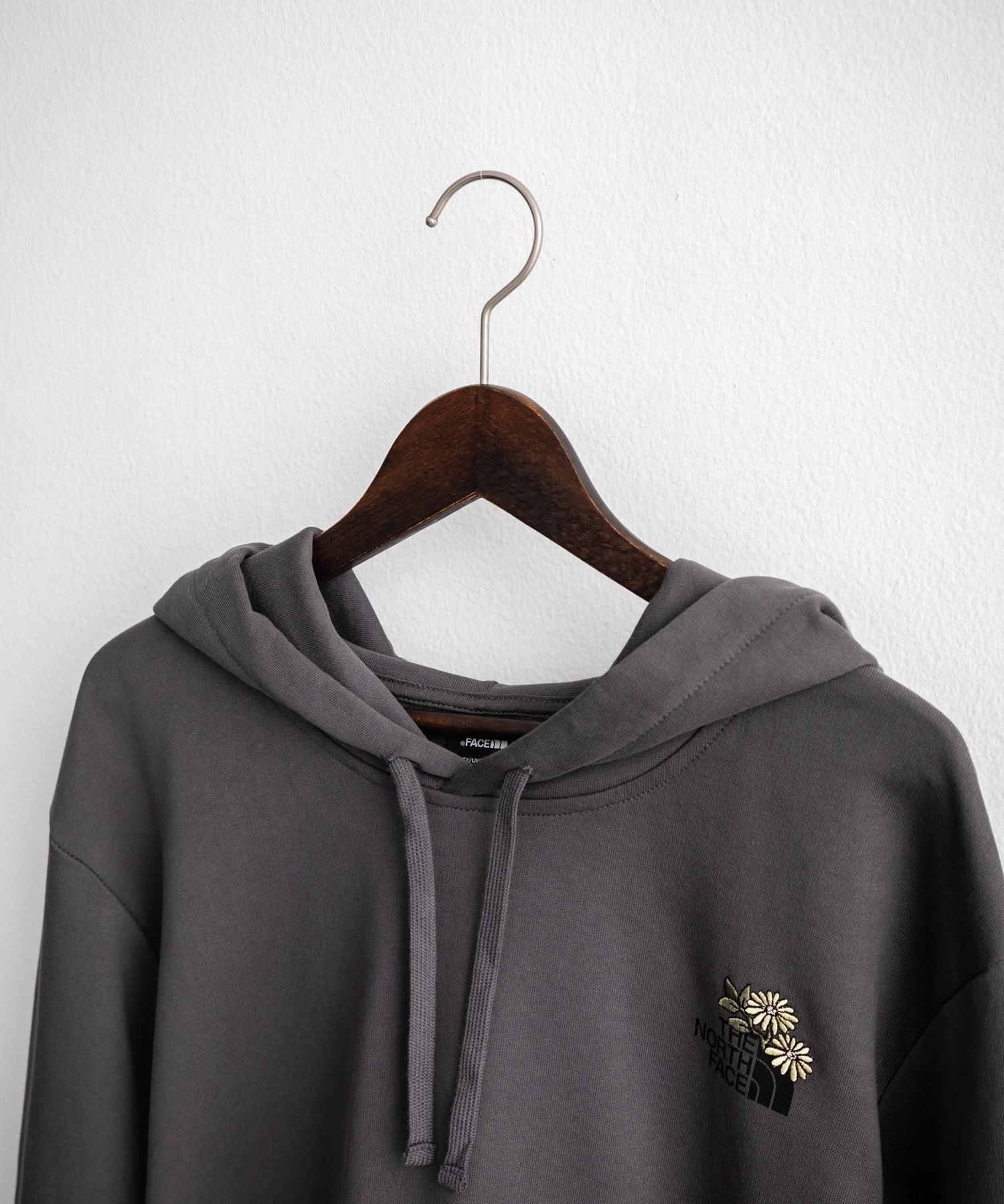 THE NORTH FACE ザ・ノースフェイス FLOWER DOME RELAXED HD SWEATSHIRT GPT ワンポイントフワラー刺繍裏毛パーカー 15488