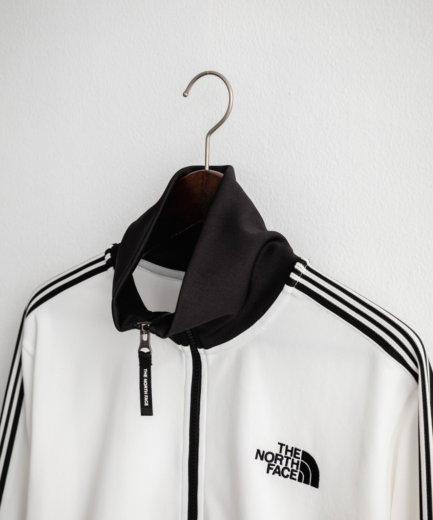 日本未展開モデル THE NORTH FACE ザ・ノースフェイス WHITE LABEL ホワイトレーベル TNF TRACK JACKET ワンポイントロゴ刺繍トラックジャケット 15574