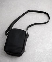 Carhartt カーハート Crossbody Zip Bag 縦型クロスボディバッグ/ワンポイントロゴ斜め掛けショルダーバッグ 15535