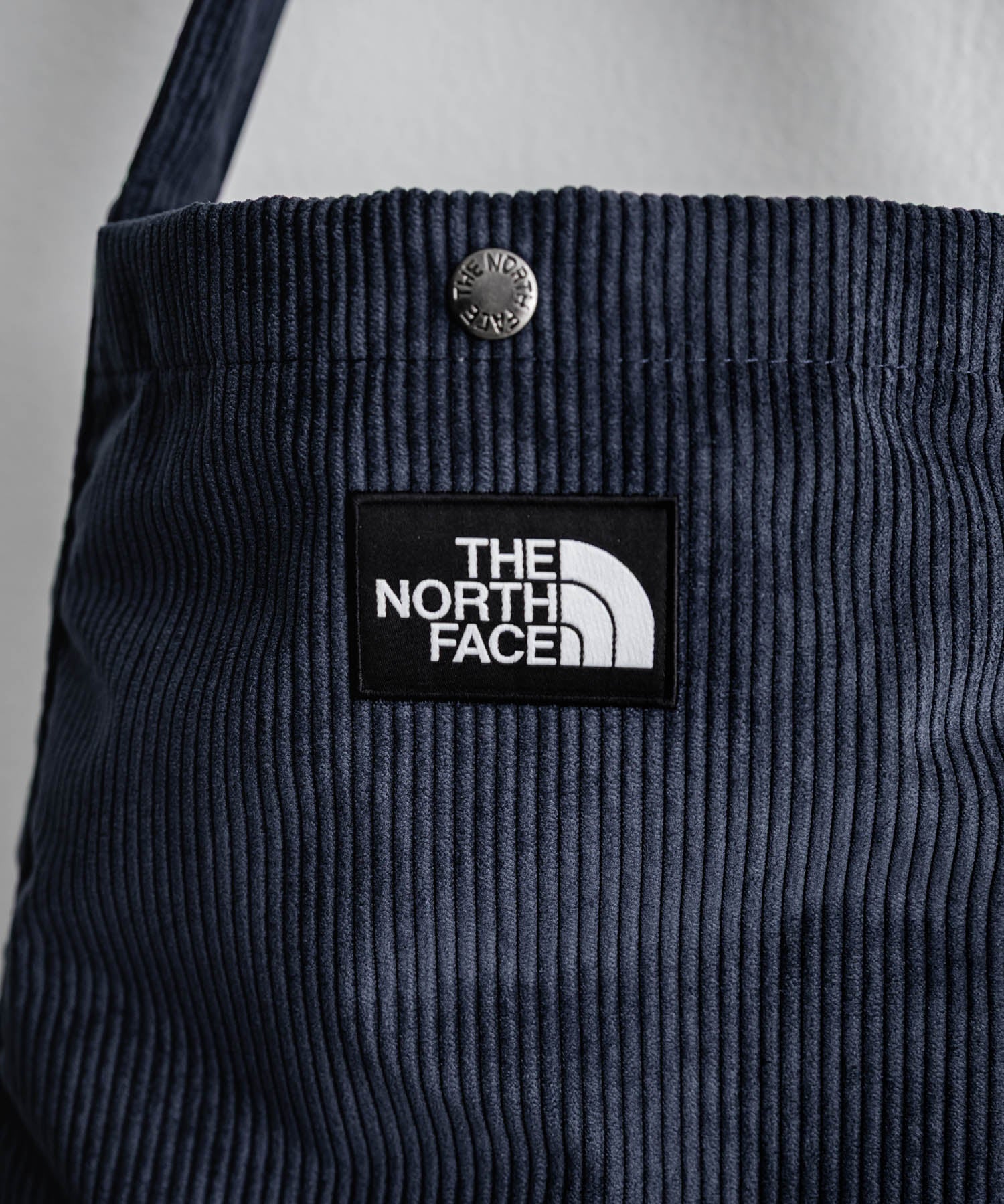 THE NORTH FACE ザ・ノースフェイス FLUID TOTE_PLUS コーデュロイトートバッグ/ロゴワッペンワンショルダーバッグ 16611