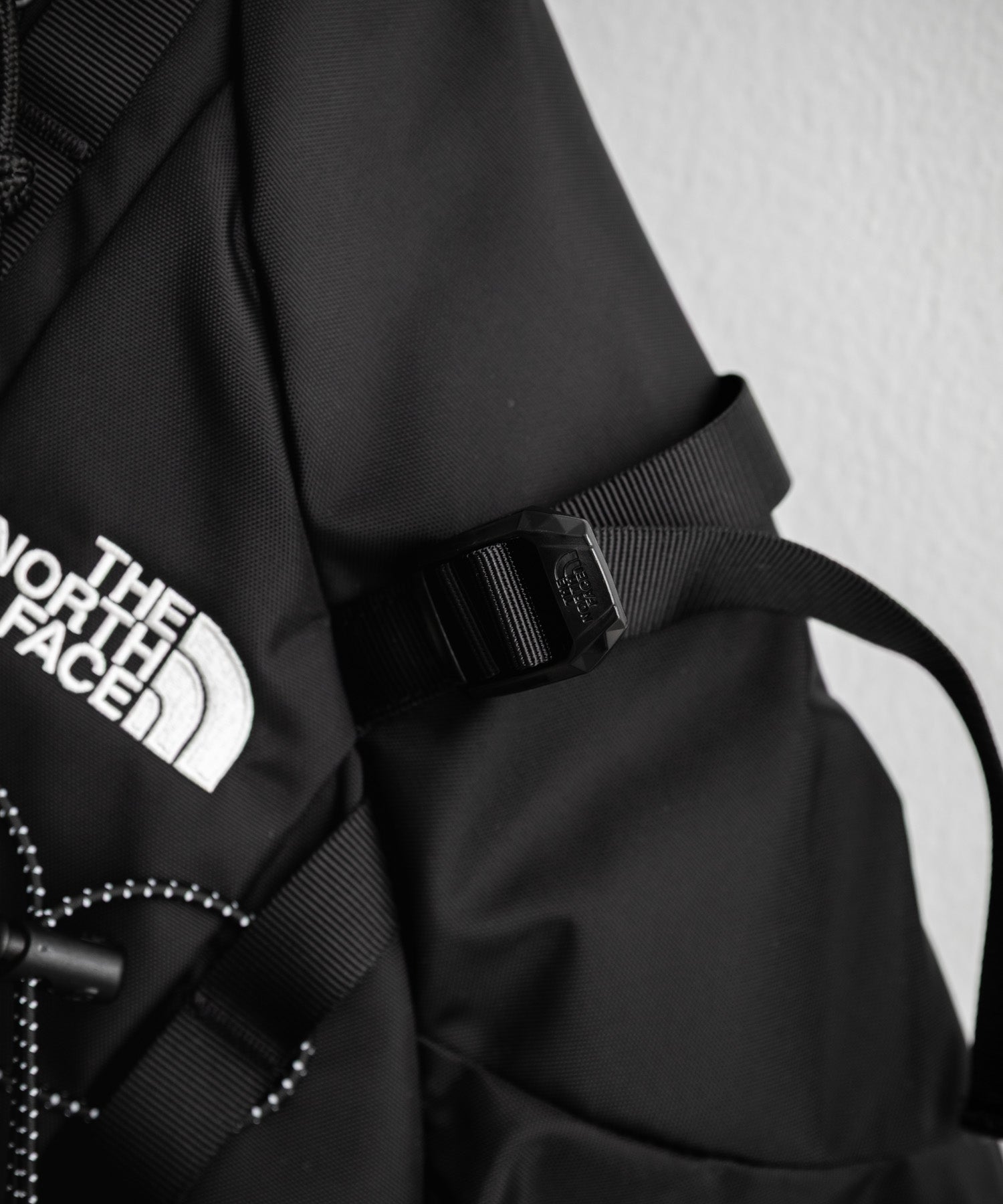日本未展開モデル WHITE LABEL THE NORTH FACE ELECTRON SLING BAG