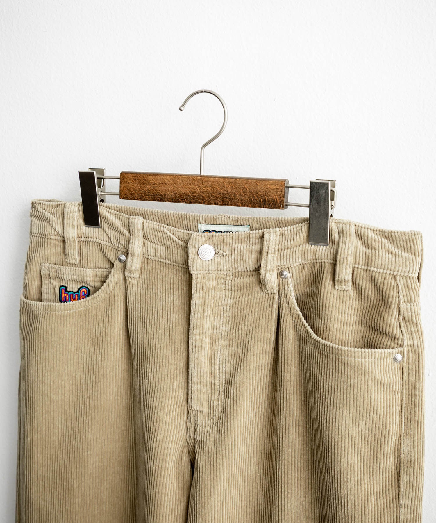 HUF ハフ CROMER CORDUROY PANT ワンポイントロゴ刺繍入りコーデュロイテーパードワイドパンツ 15060